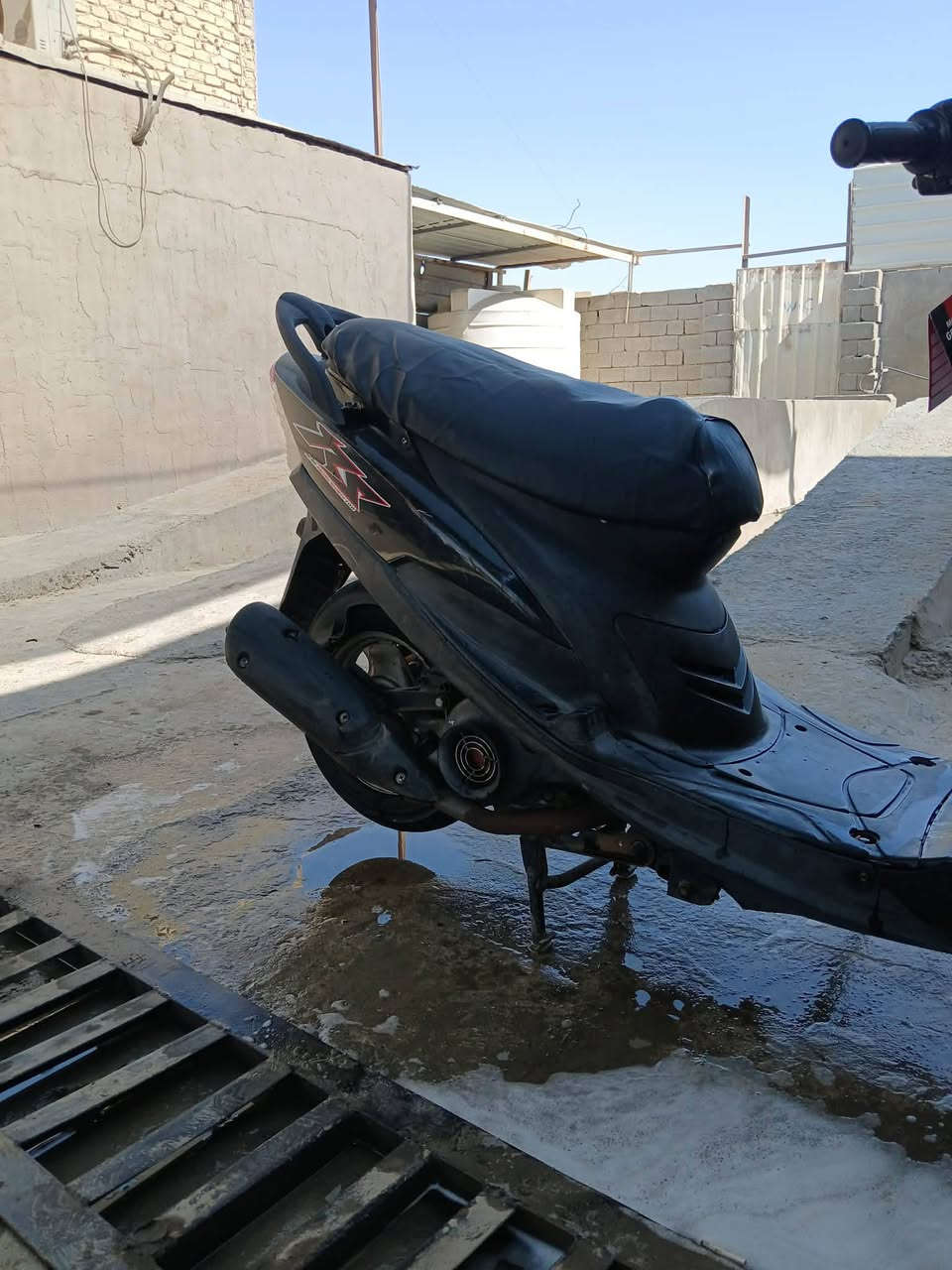 سلام عليكم ماكس عدله دراجه كفاله بكانه حله شارع ا80 سعر 600 وبيه ماجال رقم ***********
