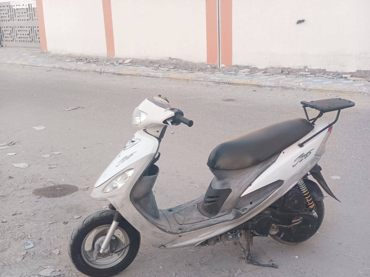 سلام عليكم
ماكس منغولي للبيع الدراجه مفتوحه ونضيفه كلشي بيها شغال السعر 450 وبيه مجال (الجاملغ الكدام موجود)

الاتصال ***********
