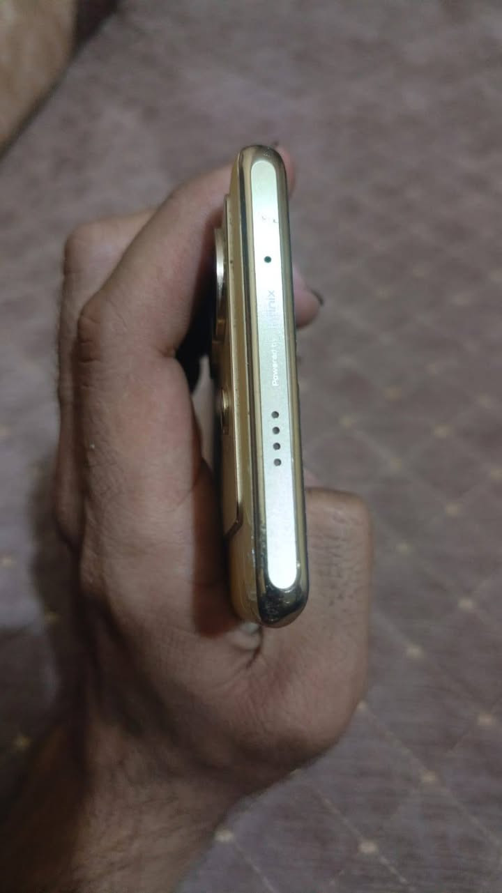 انفنكس زيرو 30 5g اذكره 256 رام 24 ببجي 90 فريم جهاز يخبل مابي أي عطل كلشي شغال فقط هاذا الفطر الي بضهر السعر 230 
***********
