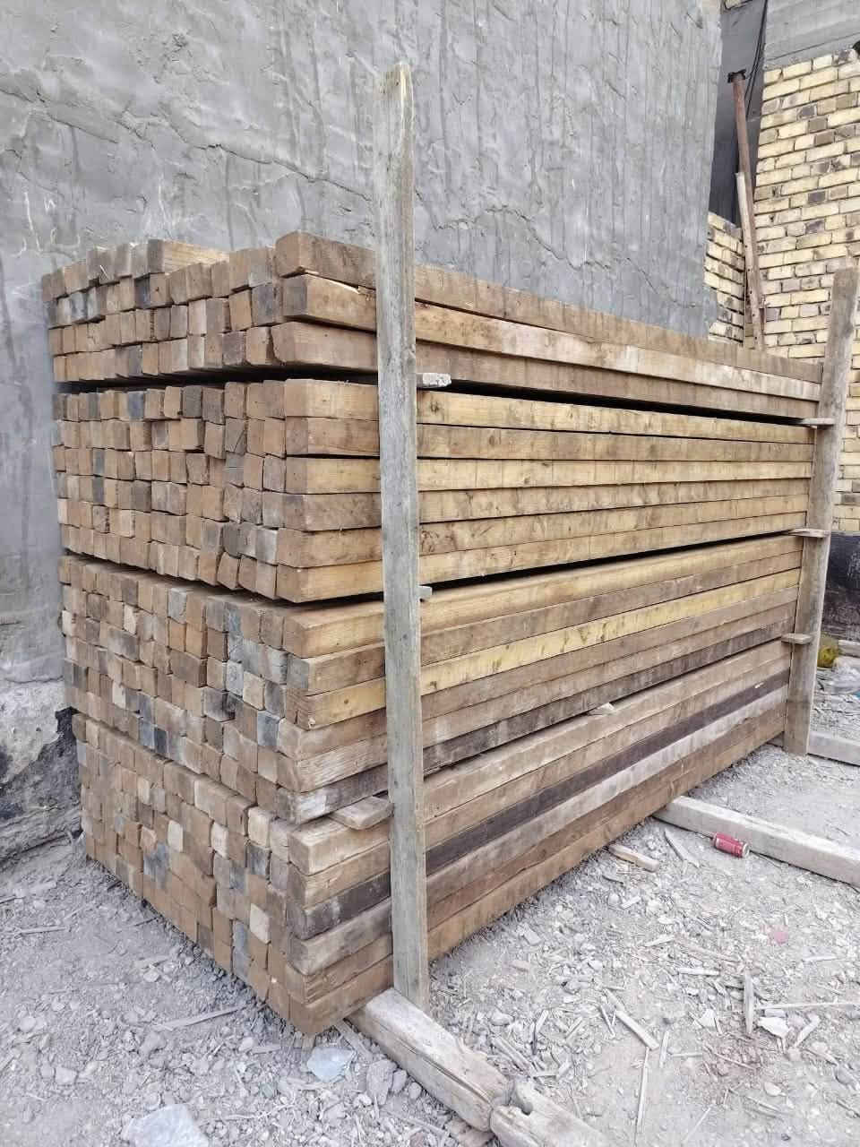 قالب مستخدم نظيف كلش جميع القياسات موجوده سعر المتر 450 والطبش والبقارات 300
العنوان ديالى جلولاء 
***********
