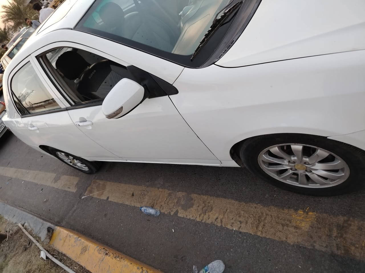 السلام عليكم بي واي دي G3 للبيع سيارة فول موصفات كير مكينه تبريد خير من الله تراي وين ميعجبك مكاني الكاظميه بيه تبديل جاملغ الامامي الايمن و جملاغات الوره واحد مصلح حار و ثاني بيه بارد شويه السعر 50 وبيه مجال ***********

