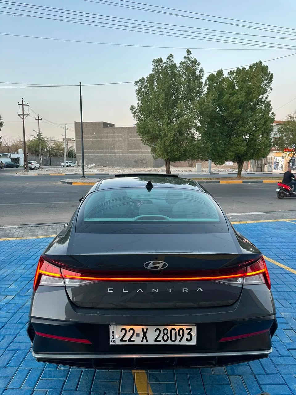 للبيع النترا وراد امريكي مديل 2024 🏎️
حادثها باب خلفي صبغ + جاملغ امامي صبغ + طرف لباب ولبنيد حادث بسيط 
بدون اي دواخل لو شاصي بدون ايرباك كلشي سليم 
سيارة جديدة 🆕
لون اسمنتي مميز 🩶 
وجاهزة فول مواصفات فتحة سقف
داخل خليجي لمميز ✅
ماشية 28 فقط 
ترقيم جديد رقم اربيل الدولي❗️
السعر ب150$ وبيها مجال ⚠️
العنوان ; البصرة الجنينة 
الهاتف :***********
