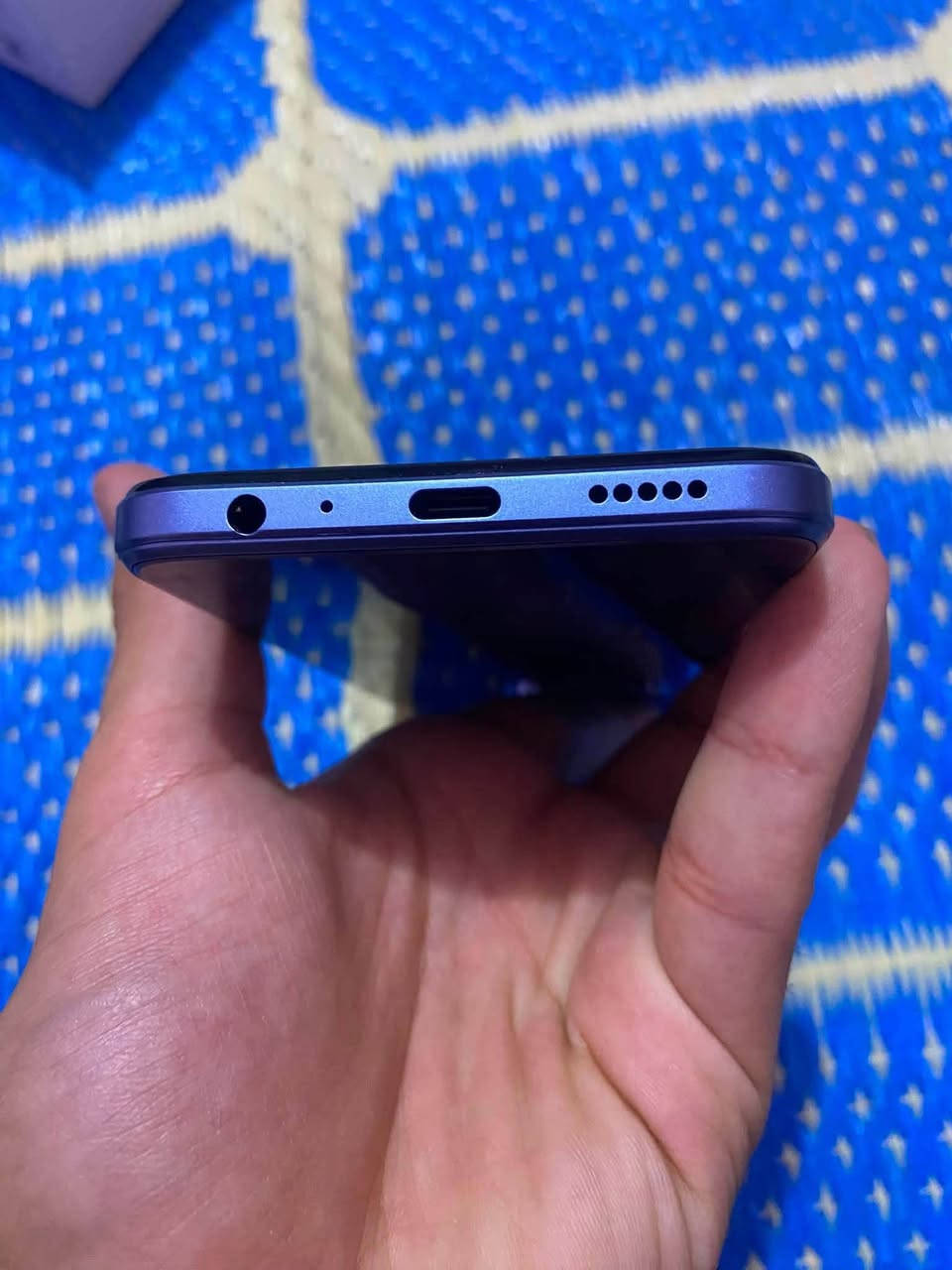 عوده النشر بسبب الوعود الكاذبه
اونر اكس 6للبيع
 * الشاشة: بحجم 6.5 إنش، من نوع TFT LCD، بدقة 720×1600 بكسل.
 * الذاكرة والتخزين: 128 جيجابايت مساحة تخزين، مع ذاكرة عشوائية 4جيجابايت.
 * الكاميرا الخلفية (ثلاثية):
   * أساسية بدقة 50 ميجابكسل (فتحة عدسة f/1.😎.
   * كاميرا ماكرو بدقة 2 ميجابكسل (f/2.4).
   * كاميرا عمق بدقة 2 ميجابكسل (f/2.4).
 * الكاميرا الأمامية: 5 ميجابكسل (فتحة عدسة f/2.2).
 * البطارية: سعة 5000 مللي أمبير.
 * نظام التشغيل: أندرويد 12 مع واجهة Magic UI 6.1.
 *منافذ إضافية:** يدعم منفذ سماعات الأذن 3.5 ملم، ومنفذ شحن من نوع Type-C.
 تنويه الجهاز جديد وليسه مستعمل
مكان الكوفه 
يوجد توصيل 🚚 
سعر 150 
***********
