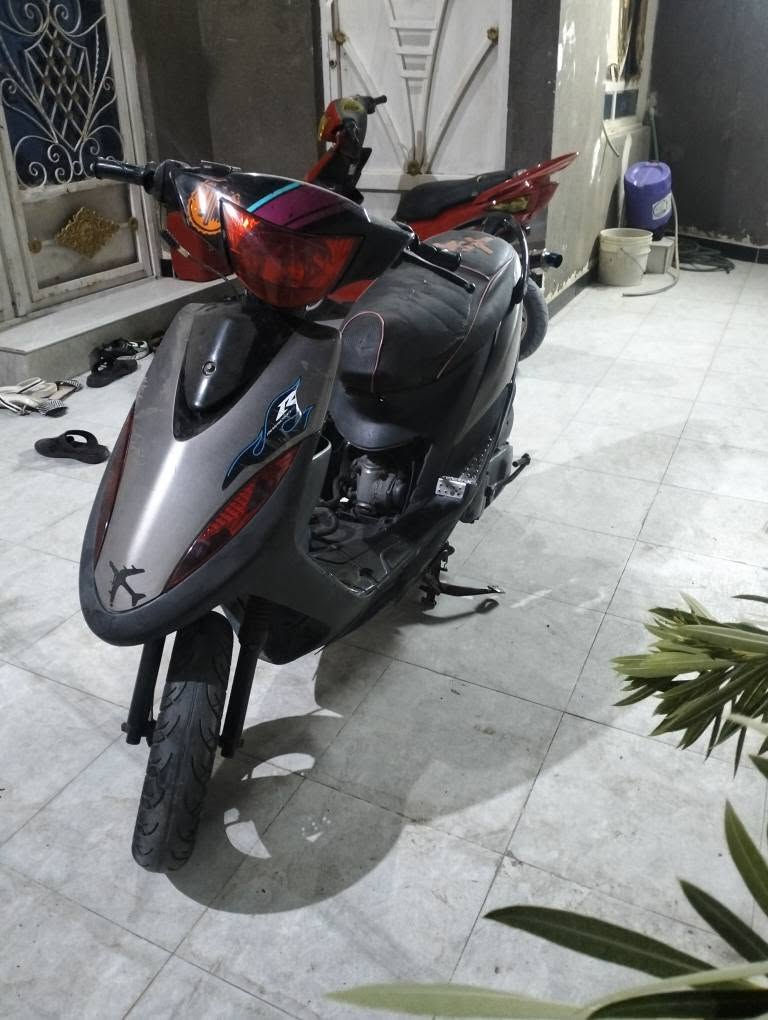 للبيع ماكس عدله 120 مفتوحه مره وحده شرط الفحص بوشه 55 مشيف شلعه ومعدل 120 شرط الفحص شغاله سلف هندر كهربائيات سكنات اشاير اصطاب سكن خلفي حساسات بريك عينه لونين كيج بانزين عداد سرعه قفل جنطه قفل ستيرن قفل جوزه مابيها اي نقص الدراجه بس كفرها تجاري سوادات كلها بلادي 
بيها سلف 55
كزوز SC بوشه طويله 
قطرة دهن رياضي 
قبق فلاوين رياضي 
كشن مال اربعه 
اشاير وبكلايت مال اربعه 
سعرها 625 وعود بيها مجال افكر بالموضوع 
مكاني ابو الخصيب
*********** البصرة, العراق
