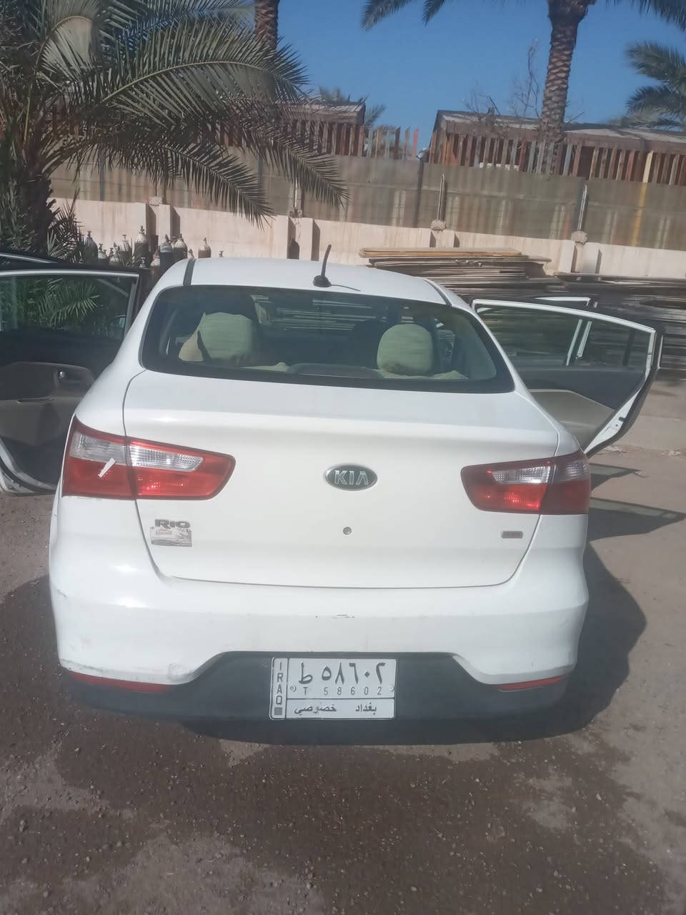 سلام عليكم كيه ريو أمريكي موديل ١٧  امضلع للببع رقم بغداد مشروع وطني بااسمي حادث حافت بنيد وجامرلوغ وبيه صبغ تقريبا ٥٠سم جهةالعبري العبري مصبوغ وبيه صبغ تقريبا شبر اثر شخوط محرك وكير وتبريد خير من الله السياره جام جوبي السياره جاهزه مااببع البباع شراي ابيع الجناي اي استفسار ***********اتصل عنوان السياره الشعب شارع الصحه سعر ٩٦ بيه مجال بسيط اهل ٨٠ احبطو على صفحه
