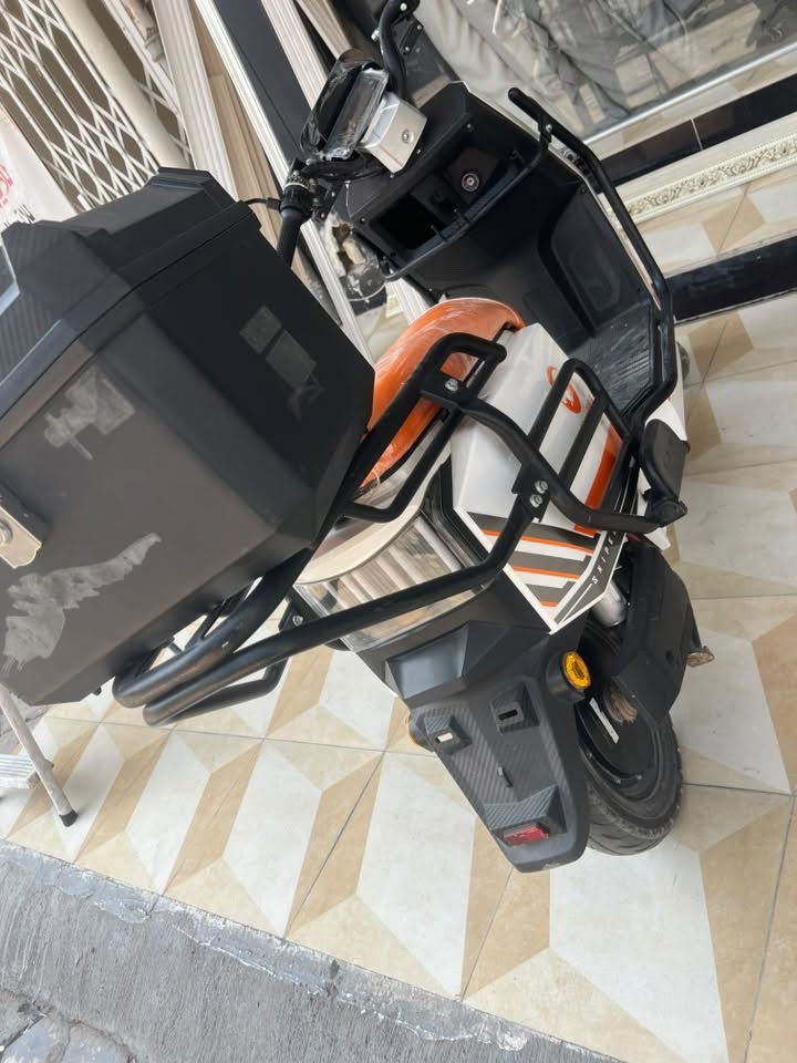 دراجة شحن للبيع  شركه الجوهره البحريه نضافه وموصفات كامله 6 باتريات جدد مزوده زنون عالي ناصي دبل رماش سعرها 700مكاني بغداد البياع للاستفسار واتساب ***********
