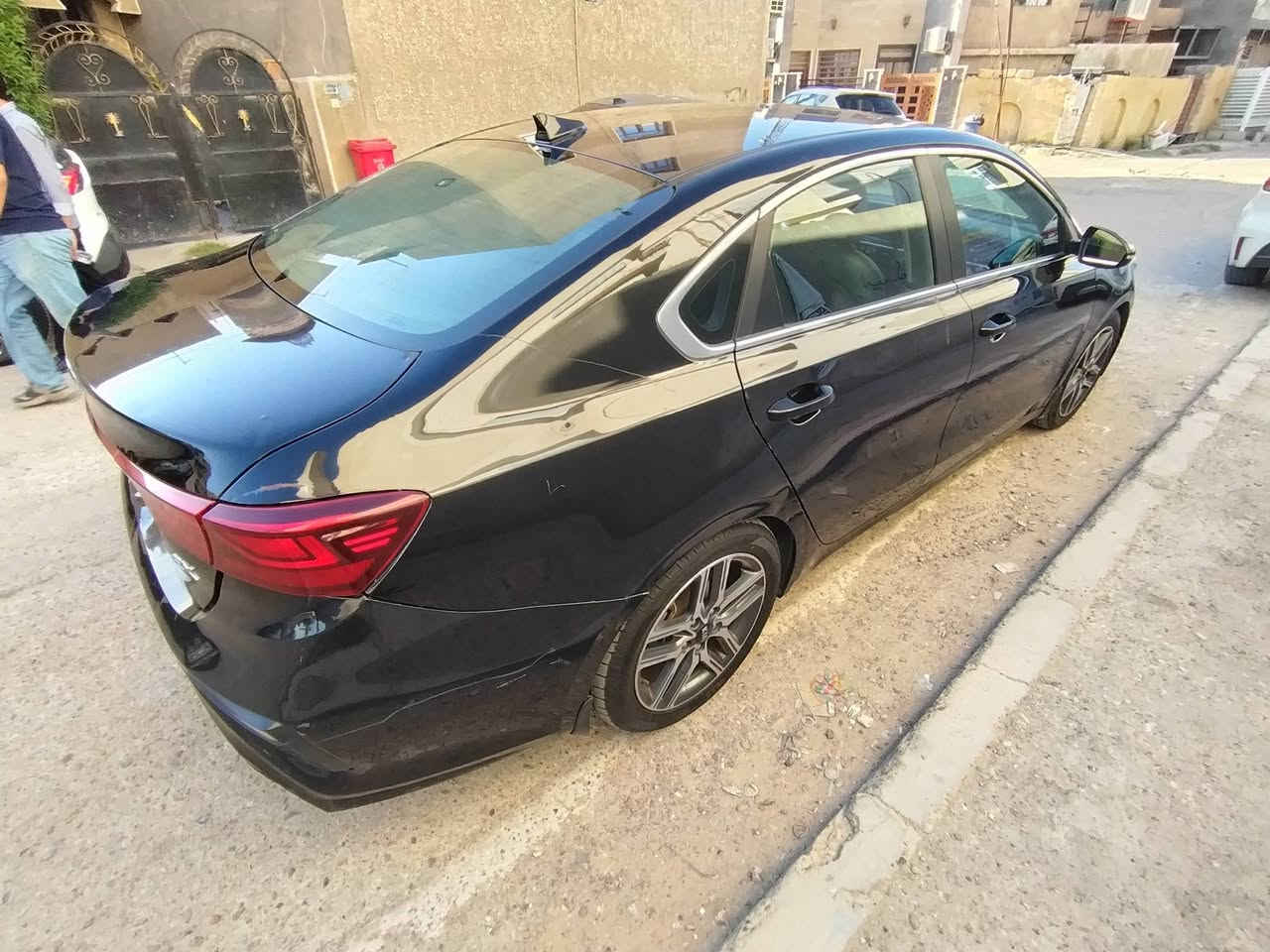 السلام عليكم
كيا فورتي موديل ١٩ للبيع فول مواصفات بدون ايرباك رقمها بغداد ماعدا بصمه 
رادار توقف ذاتي قطعتين تبريد تدفئه والتبريد بالكشن
صور حادث موجود بالمشنور للاستفسار على خاص او رقم *********** ماشية سيارة ١١٢ ميل
