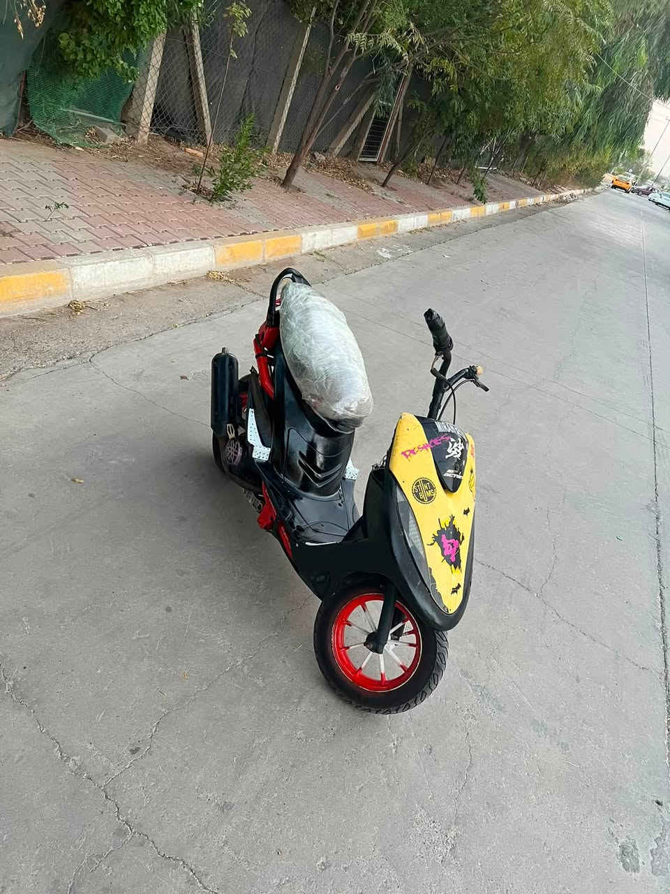 سلام عليكم شباب دراجه للبيع ماكس عدله بوشه ٤٩  نضيفه لاصرف وصوت دراجه مال لعب كلجات رياضي فول 
شلعه معدل✈️
 السعر ٣٠٠🚩بيه مجال لطيبين
 اي ستفسار متواجد عل رقم ***********📲
