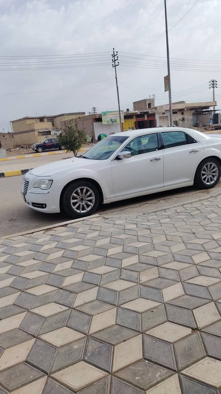 السلام عليكم سياره وبامه للبيع 2011 خليجي رقم بغداد بسمي السياره بيهه بس تكحيل بدون ضربه كير ومكينه مكفولات تبريد ثلج السعر 152 بيهه مجال بصيط مكان السياره واسط الصويره الاستفسار على هاذه الرقم ***********
