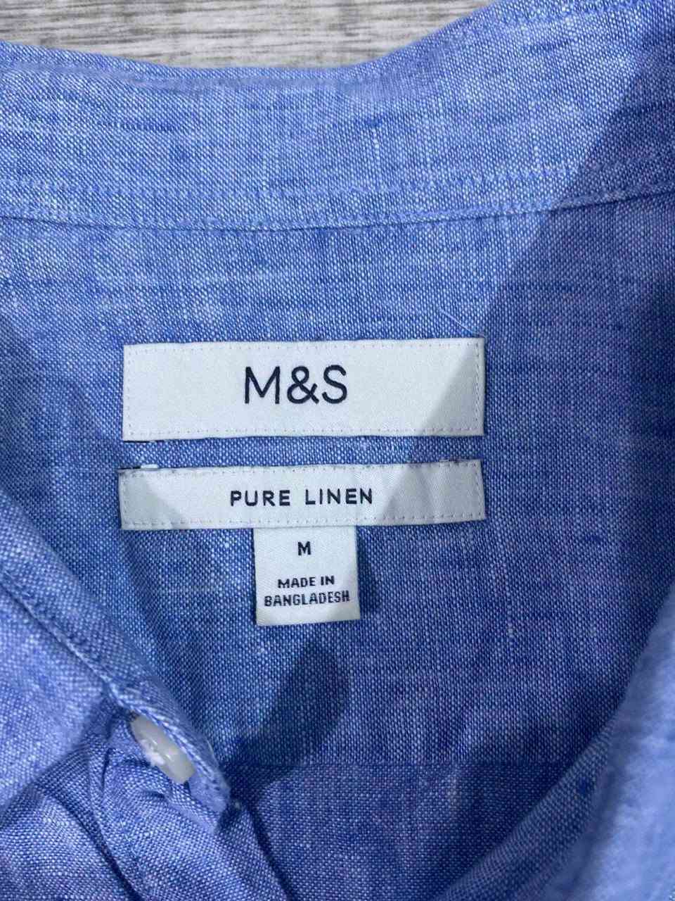 البراند: M&S ( برطاني )
الحالة: جديد غير مستخدم 

​الخامة : 100% لينن
​
​المقاس: M

عرض الصدر: 54 سم

الطول: 72 سم

​بلد الصنع: بنغلاديش 

السعر: 25 الف مع التوصيل
