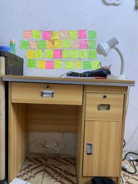 ميز مكتبي • صاج • نضيف