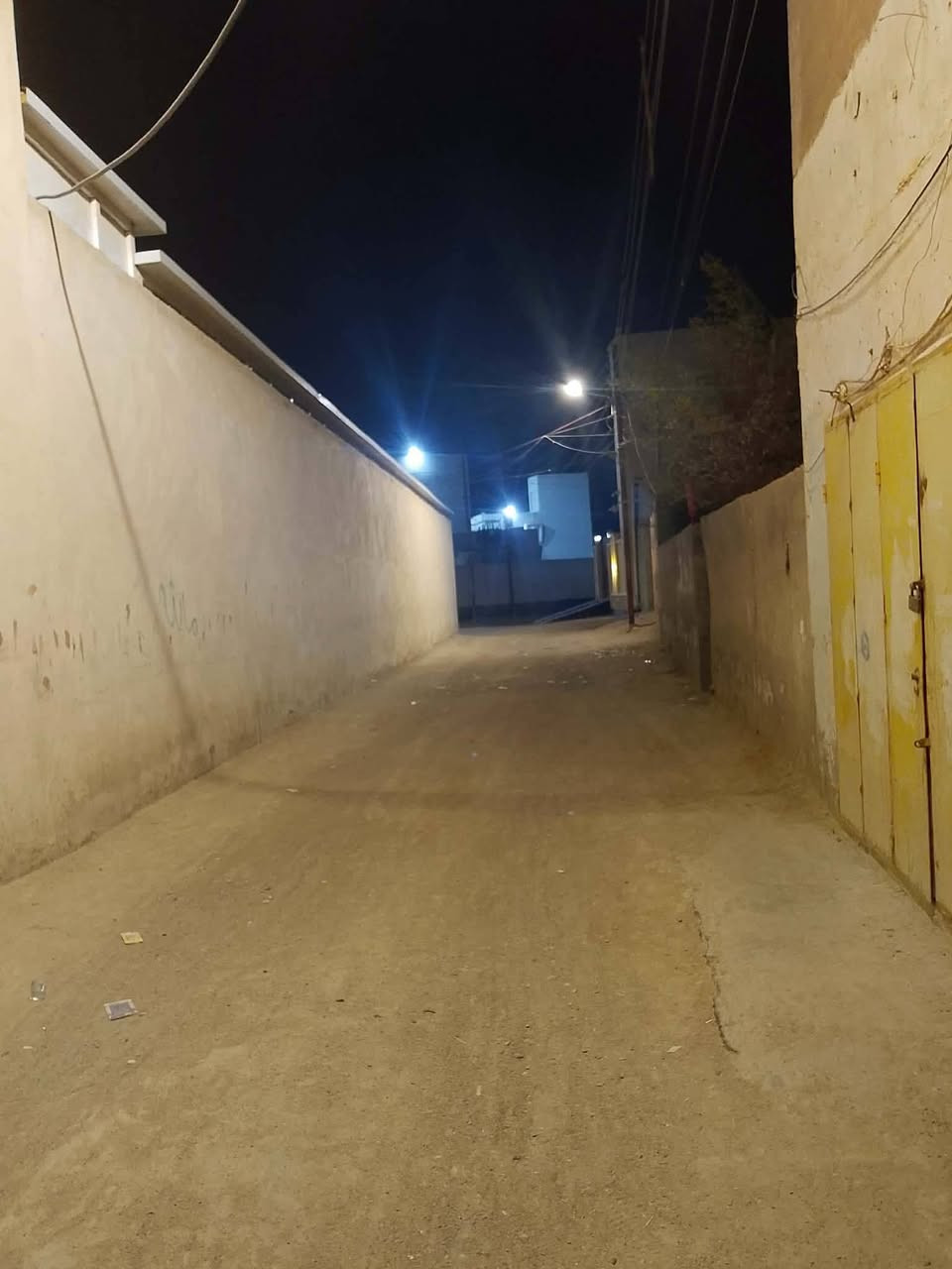 بيت للبيع مساحه ١٥٠ متر طابو زراعي 
كرمة علي باب جامعه سعر18مليون فقط
*********** البيت داخل فرع فرع كبير تدهل بي سياره اول بيت هوه بلفرع بناء قديم يصلح لسكن
