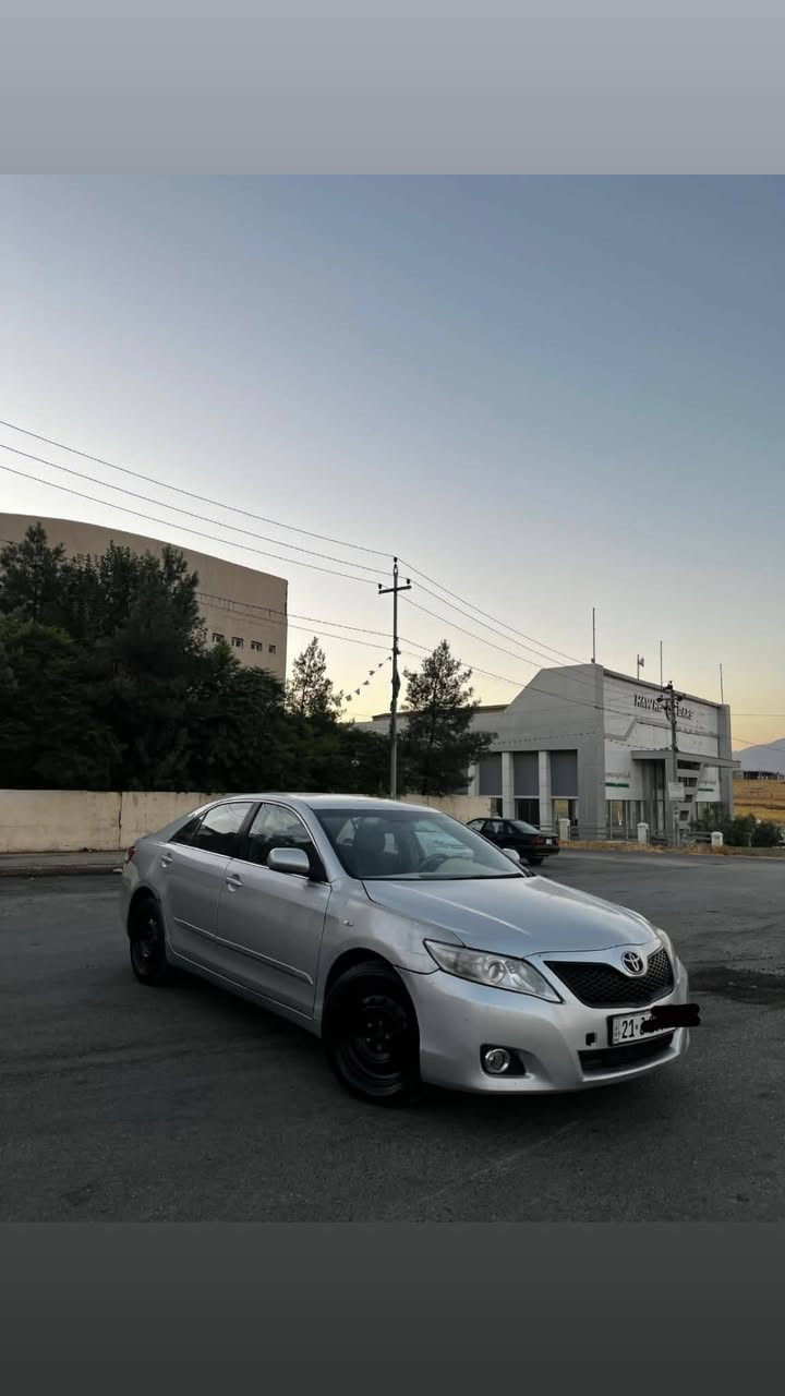 كامري موديل 2010 ثلاث قطع امبدل بدون دواخل كير و محرك وتبريد مضبوط وتحويل فوري السعر 105$وبيها مجال ***********
