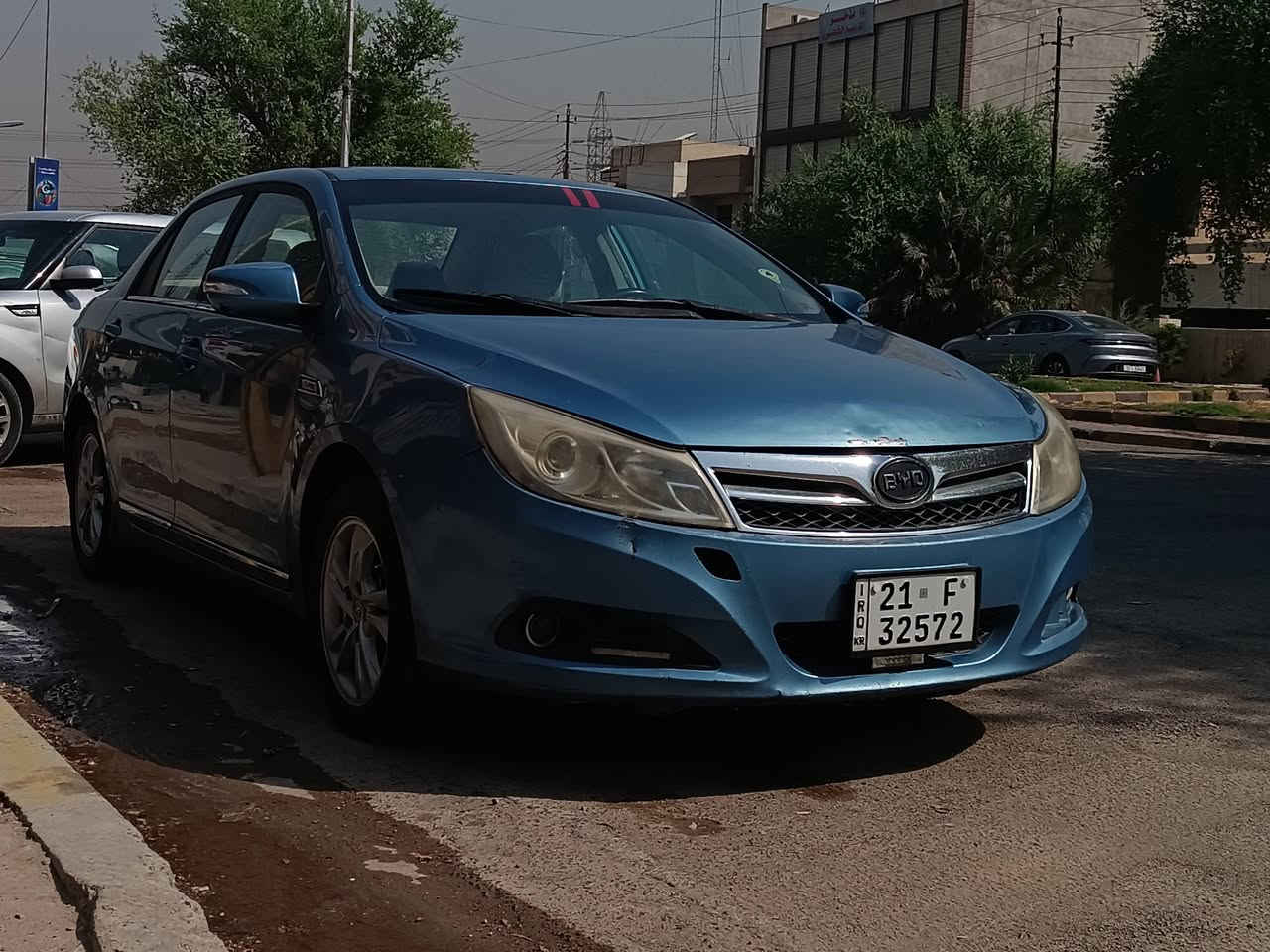 السلام عليكم BYD F5 السياره كفاله عامه لا ضربه ولا صبغ.ارقام انكليزيه مكينه وكير كامري خير من الله صدر أمامي خلفي دواخل السياره جديده مكان السياره بغداد حي الخضراء ممتواجد على الفيس ملاحضه (السياره ترهم مراوس حسب القناعه شعندك نزل) رقم الهاتف (***********)
