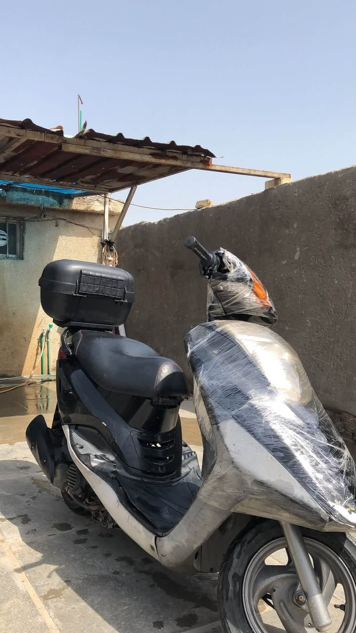 دراجه بريز دراجه حلوه كهربائيات سلف هندر لايت عالي ناصي كله شغلل فقط كفر امام متفلش وملاحضات بسيطه مكينه ممفتوح برغي مكينه صافيه بيها خيط تبخير من صونده  المبخره بس مكينه تخبل السعر٥٠٠ الف ابو ال٣٥٠ لتتصل رقمي ***********
