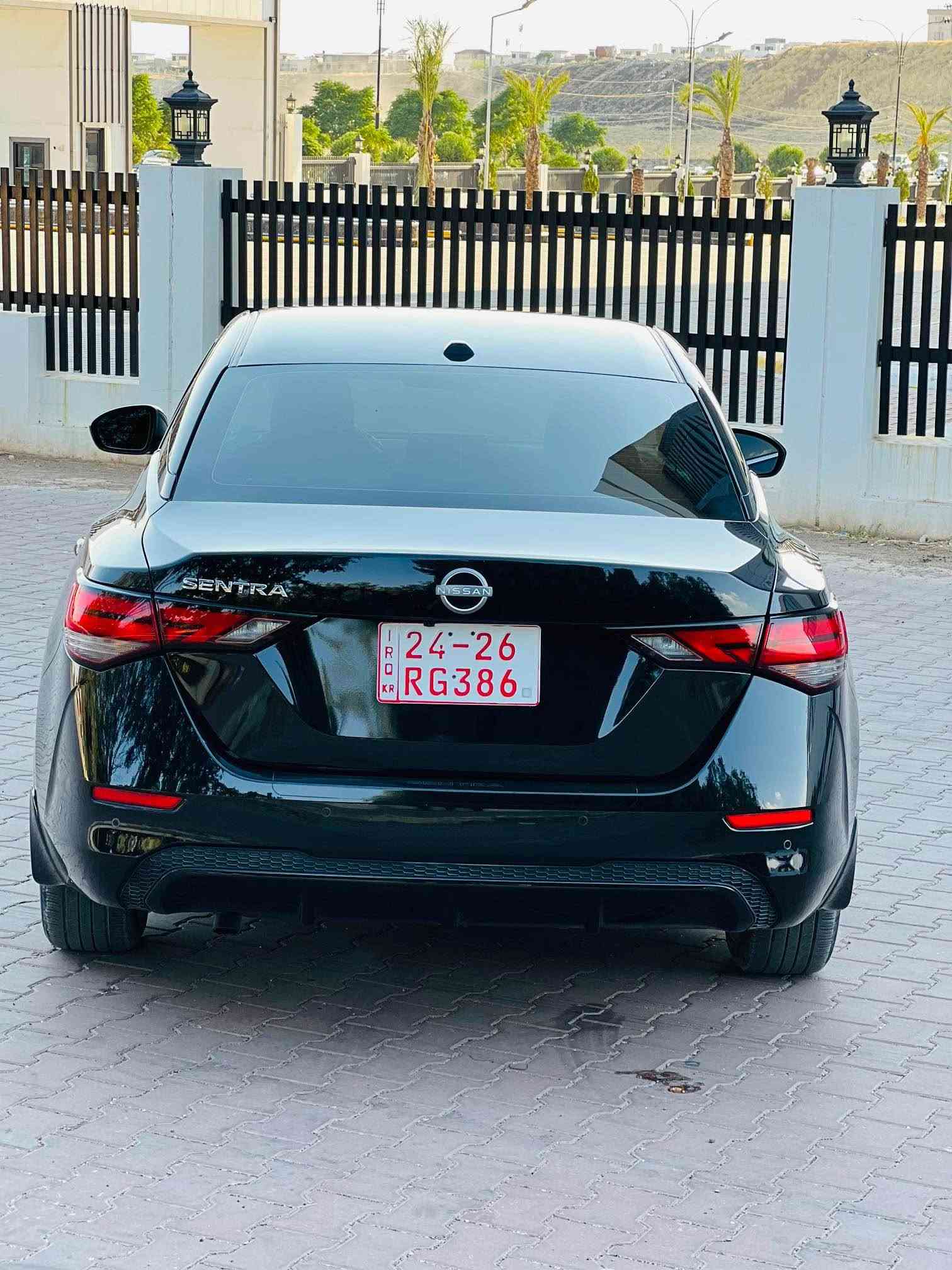 ﷽❤️🤲🏼

🚘NISSAN SENTRA SV 2025

•لون سيارة اسود🖤
صبغ شبرين بونيد اشويل تعديل
• محرك 2.0 لتر 4 سلندر
• قوة 149 حصان
• قير Xtronic CVT أوتوماتيك
• دفع أمامي FWD
• استهلاك اقتصادي يصل إلى 40 MPG على الطريق السريع
• جنوط ألمنيوم 16 إنش
• Intelligent Cruise Control
• Nissan Intelligent Key + تشغيل Push Button
• Nissan Safety Shield 360
•كشن+سكان هيتر👍
• نظام تحذير النقطة العمياء
• تحذير حركة المرور الخلفية👍
• فرملة طوارئ أوتوماتيكية مع كشف المشاة
• تحذير مغادرة المسار👍
•مكان سياره عقرة معرض گولان تجارة سيارات دبي
• High Beam Assist
• ABS + EBD + Brake Assist
• فرامل ديسك أمامية وخلفية👌
• كاميرا خلفية
• مقاعد قماشية Premium Cloth حسب التجهيز👍🏻
• شاشة ترفيه واتصال Bluetooth
• Apple CarPlay وAndroid Auto حسب التجهيز/الحزمة
• تحكم بالمناخ حسب التجهيز👍🏻
• سعة 5 ركاب
• سعة شنطة تقريباً 14.3 قدم³
•سعر128 مجال بصيط للطيبين☺️
⭐ SV تعتبر من أفضل الفئات من ناحية التجهيزات مقابل السعر، ومناسبة للاستخدام اليومي والاقتصاد بالوقود.

📞 للاستفسار عن السعر والتفاصيل، تواصل معنا.📲
*********** وات ساب على رقم
ملاحظة: بعض التجهيزات مثل الشاشة الأكبر، التشغيل عن بُعد، المقاعد المدفأة وغيرها تعتمد على الحزم الاختيارية والسوق الذي جاءت منه السيارة. اكر, نينوى
