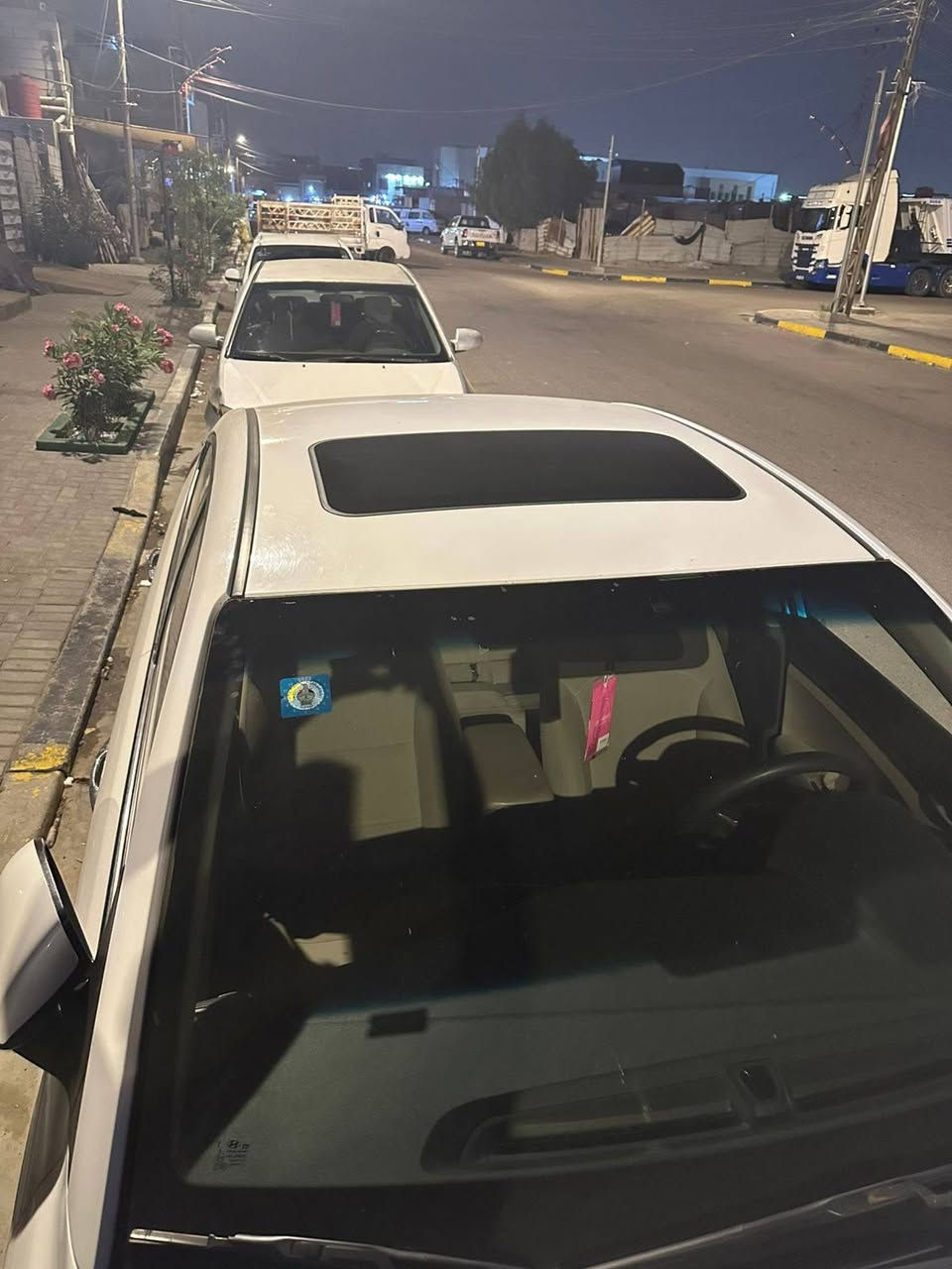 السلام عليكم
النترا موديل 18 خليجي جديده حيل كفاله عامه من التبديل والصبغ بيهه بارد فقط رقم بصرة الجديد بأسمي تحويل ثاني يوم فول مواصفات عدا البصمه تبريد قطعتين فتحه تحكمات السياره جديده السياره  السعر 135وبيه مجال قليل رقم الهاتف *********** البصره / القبله
