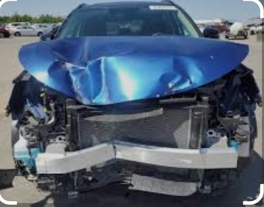 سلام عليكم سورنتو للبيع فقط السيارة خير من الله ماشية 81الف km محرك 2500 السيارة مناقصها شي وجداً نضيفة للستفسار ***********
