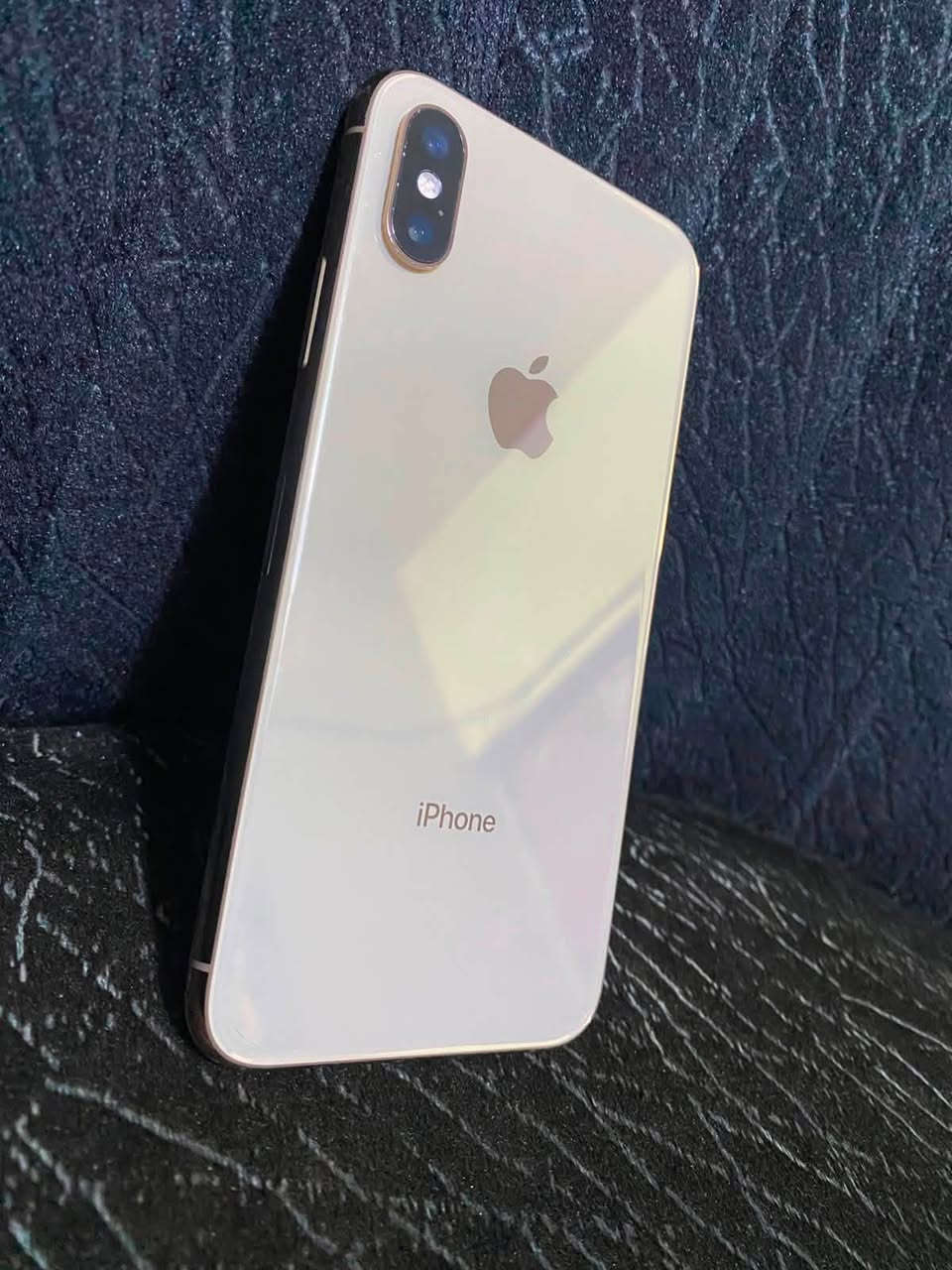 ايفون Xs  الون المميز ذهبي ذاكره 256
بطاريه 73بلاديه جهاز نموذج M
جهاز مكفول من كلشي وتر بروف 
سعر 215وبي مجال بسيط حك جيه 
مكاني بغداد شعب حي اور لاستفسار 
***********
