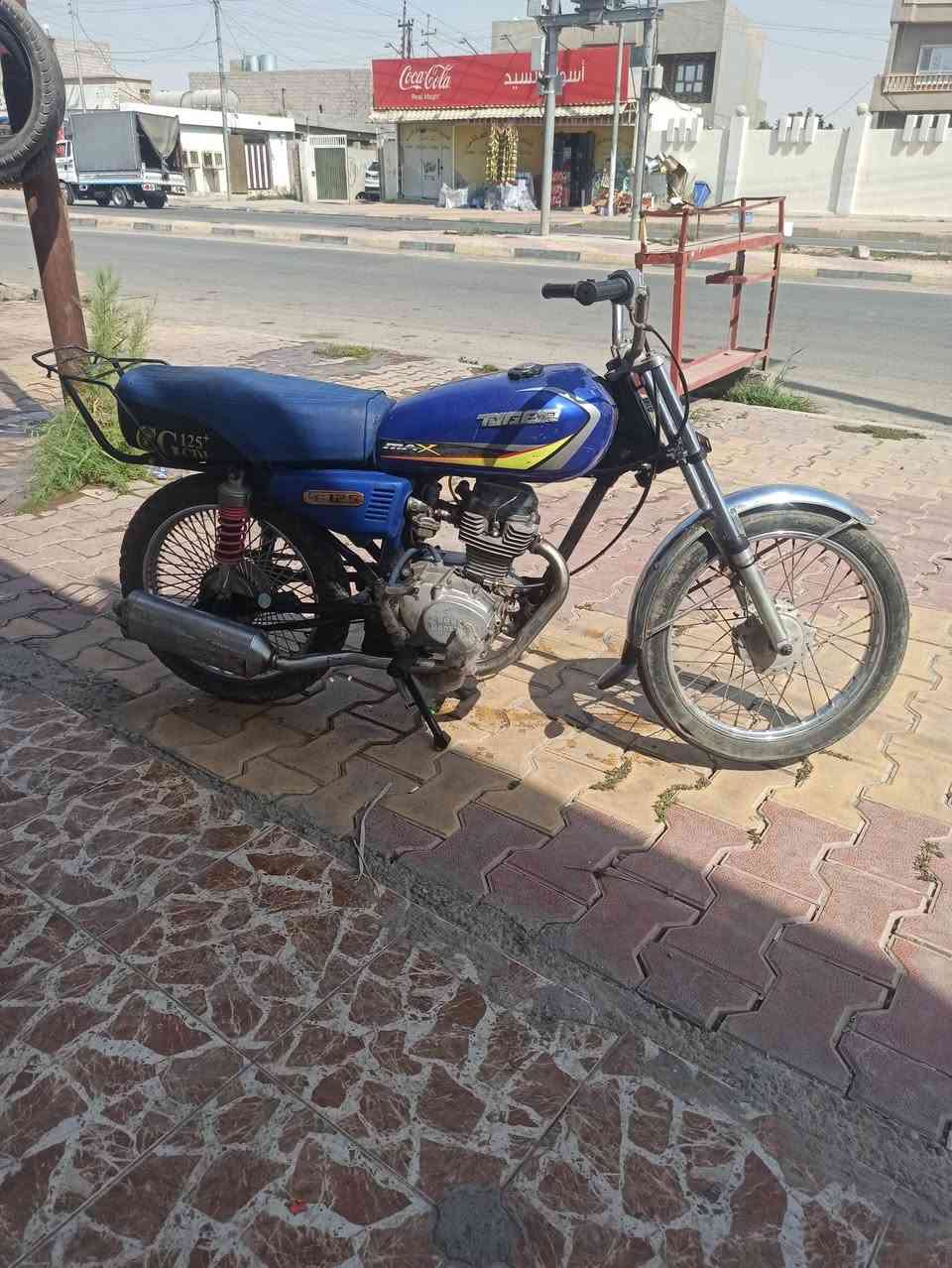 سلام عليكم موطور نامه محرك خرس ما بي صراف ما ينز دهن كلو شرط سعر 230 وبي مجال مكاني كياره***********
