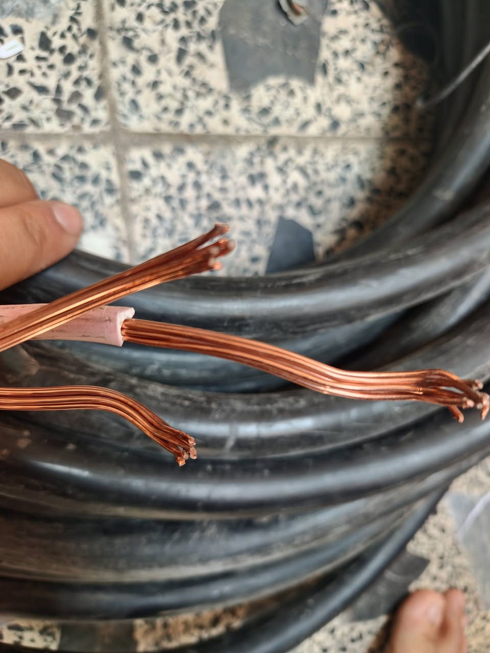 كيبل4×16 اردني البتراء
للتواصل ***********
