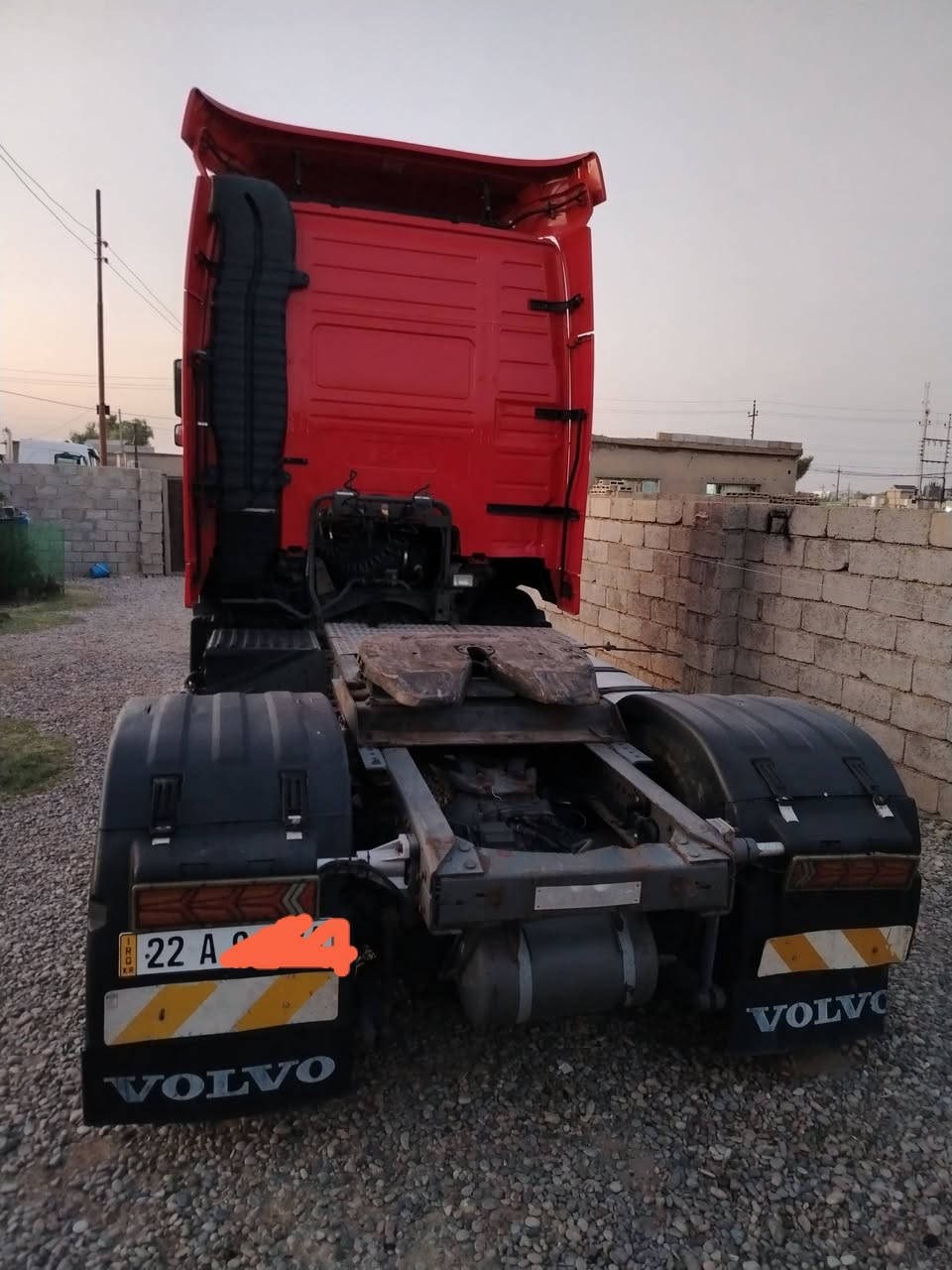 موديل 2002 للبيع مسجل الصهريج شعار بيها طونات كركوك محرك لا صرف ولا بخار گير عادي عنوان كركوك رقم تلفون *********** رقم وتساب
