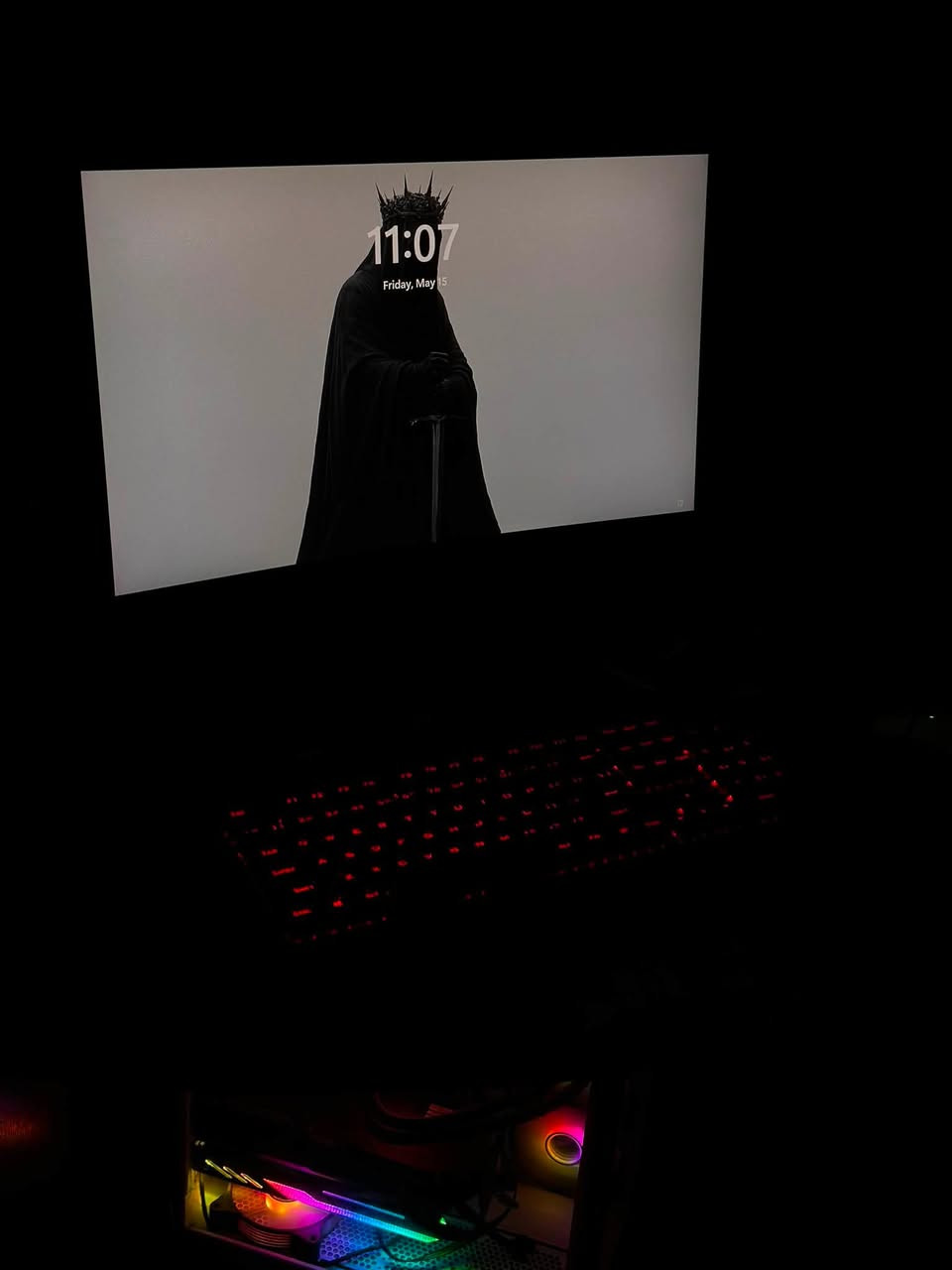 السلام عليكم pc للبيع 
مع كيبورد وماوس
Pc 

GPU: GIGABYTE AMD RADEON RX
7900 XTX 24GB
CPU: INTEL CORE 15-13400F
RAM: CORSAIR VENGEANCE 32GB (2X16GB) DDR5 6000MHZ CL36
MB: ASUS B760-PLUS
STORAGE: 1TB M.2 + 1TB SSD
PSU: FSP 850W GOLD
COOLER: DEEPCOOL LE720 360MM
CASE: XIGMATEK AQUARIUS PLUS
ARCTIC
Keyboard redragon
Mouse attack g3 pro
السعر كامل 
مليونين 
للتواصل WhatsApp
***********
المكان 
بغداد الكاظمية
