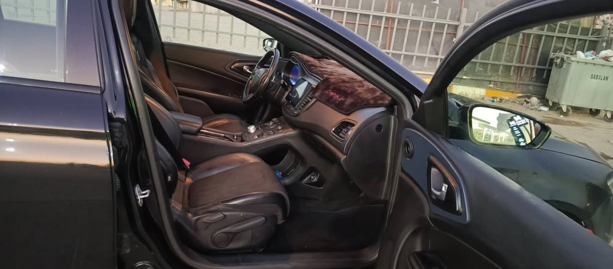 سلام عليكم إخواننا عزيز
عندي c200

موديل 2016

مواصفات s

گير ومحرك نعمه منه الله 

طاخم صدر امامي خلفي توب 

تبريد ثلج 

كهربائيات كلها مظبوط 

نقص فقط بولبرين سكن 

بعد مابيه اي نقص 

سنويه منتهي 

وكاله بسمي 

بيه غرامه 8.5دولارمال كاميرات 

بيع اراوس حسب قناعه 

رقم موبايل ***********

صبغ بنيد و نص جاملغ و هلال خلفي وراء سايق 

وبيه شويه رصعات بل صقف
سعر 94
