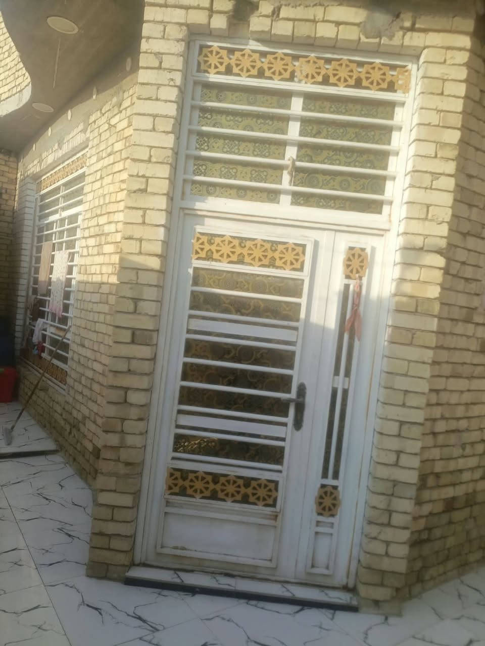سلام عليكم بيت ٢٠٠م طابو صرف بالجبيسة قرب المدرسة بناء حديث ب٩٢ مليون وبيه مجال للاستفسار ***********
