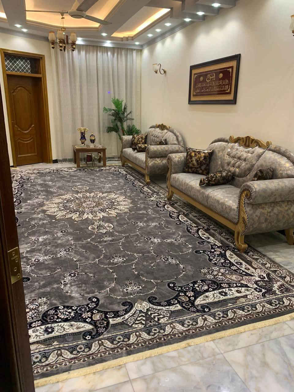 تخم قنفات للبيع 10 مقاعد مكان بغداد
***********
