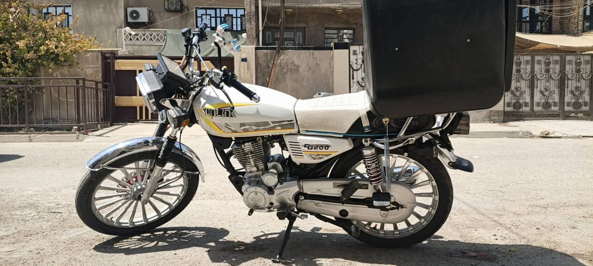 سلام عليكم دراجه ايراني 5كير مكينه 200cc موديل 2025 اصولي دراجه كفاله عامه السعر 950 دراجه فول بصمتين  مكان الدراجه بلديات حي التراث  الرقم ***********
