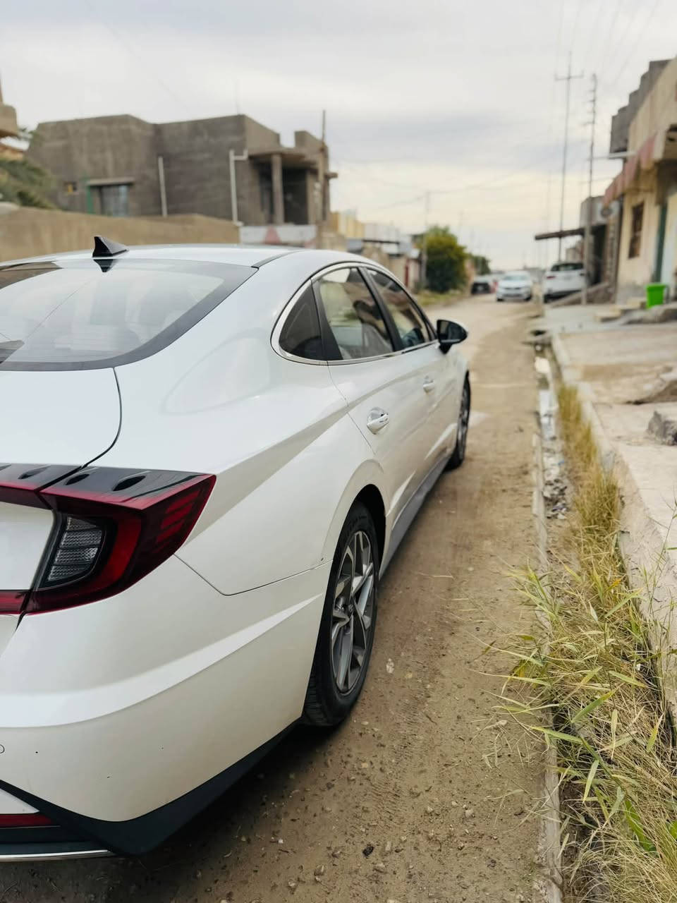 السلام عليكم
سوناتا 2021 ليمتد فول موصفات وارد كوري بانزين اصل 
السياره كلين كل حادث ما بيه فقط امبدل باب السايق وضربه بالجاملغ راجع بارد
الممشى72 الف كيلو متر السياره جديده جديده
رادار
نقطه عمياء
شاشه كبيره
قيادة ذاتيه +تحديد مسار
دخول ذكي
تشغيل عن بعد
صندوق ذكي 
5 وضعيات قياده 
تبريد امامي وخلفي
عداد 260
سماعات lpm 
تدفئة كشنات 
توقف ذاتي
كامرة خلفيه ذكيه
اوتو هولد
ويل رياضي

الضرر البيه موضح بالصور شخوط بسيطه سياره برغي ما مفتوح بيه اكفله من كلشي 
💲💲 💲 السياره معوقين رقم مثنى  تحويل باسمك قرار محكمه تضمن حقك
*********** 
واتساب  وموجود
