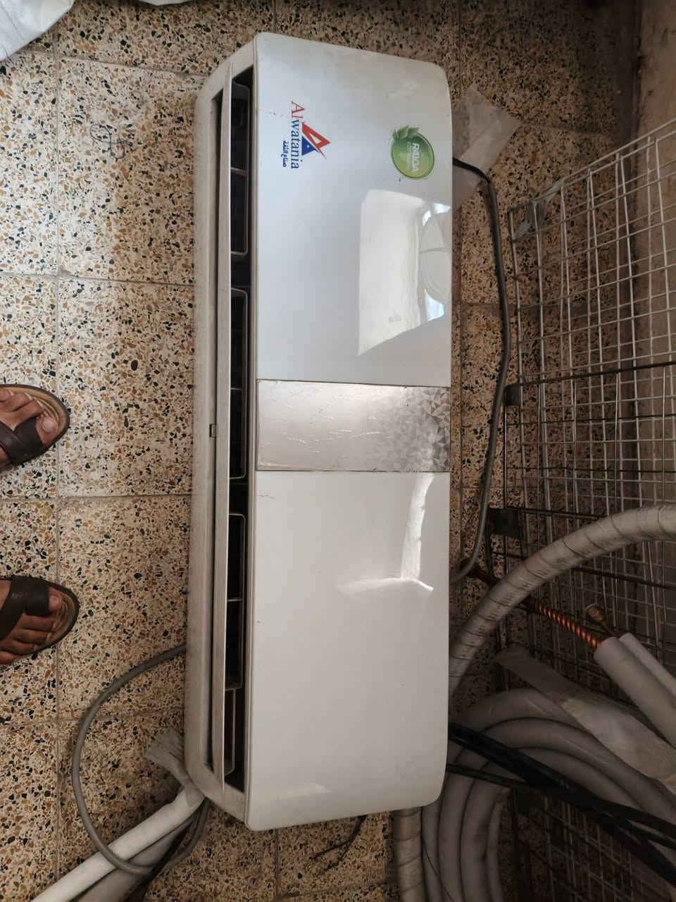 للبيع سبلت طن ونص الوطنية
 مستعمل شي قليل أخو الجديد
  نظافة 100 % حتى غاز بيه
 بس اتشدو وتشغل 
السعر 350 تواصل 
تواصل على الرقم 
***********
