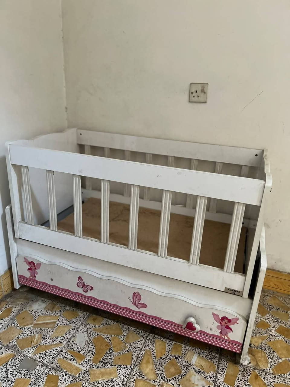 السلام عليكم للبيع چربايه اطفال نضيفه جدا سعره 100و بيه مجال للتواصل ***********يوجد واتساب
