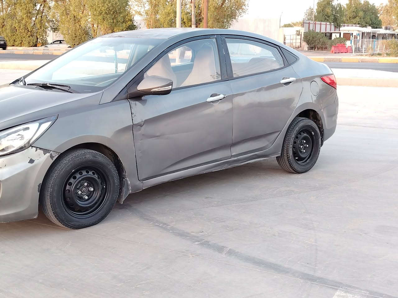 ( السعر 55 $ )
 بلاش بالعافيه على اللي ياخذها 
مكلف بالنشر اتصل 
اكسنت موديل ١٥ خليجي بأسمي سنويه وهزه جديده رقم دولي انكليزي 
مكينه ١٤٠٠ كير حداديه تخم تاير جديد السياره جاهزه واحد على واحد سعرها مناسب للكاسب  بيها طخات مبينه بصور شواصي حوض جنطه تكم قماره بلاد السيارة للجناي واللي يريد يستزرق بيها تفيده مكان السيارة النجف الاشرف
*********** واتساب واتصال
