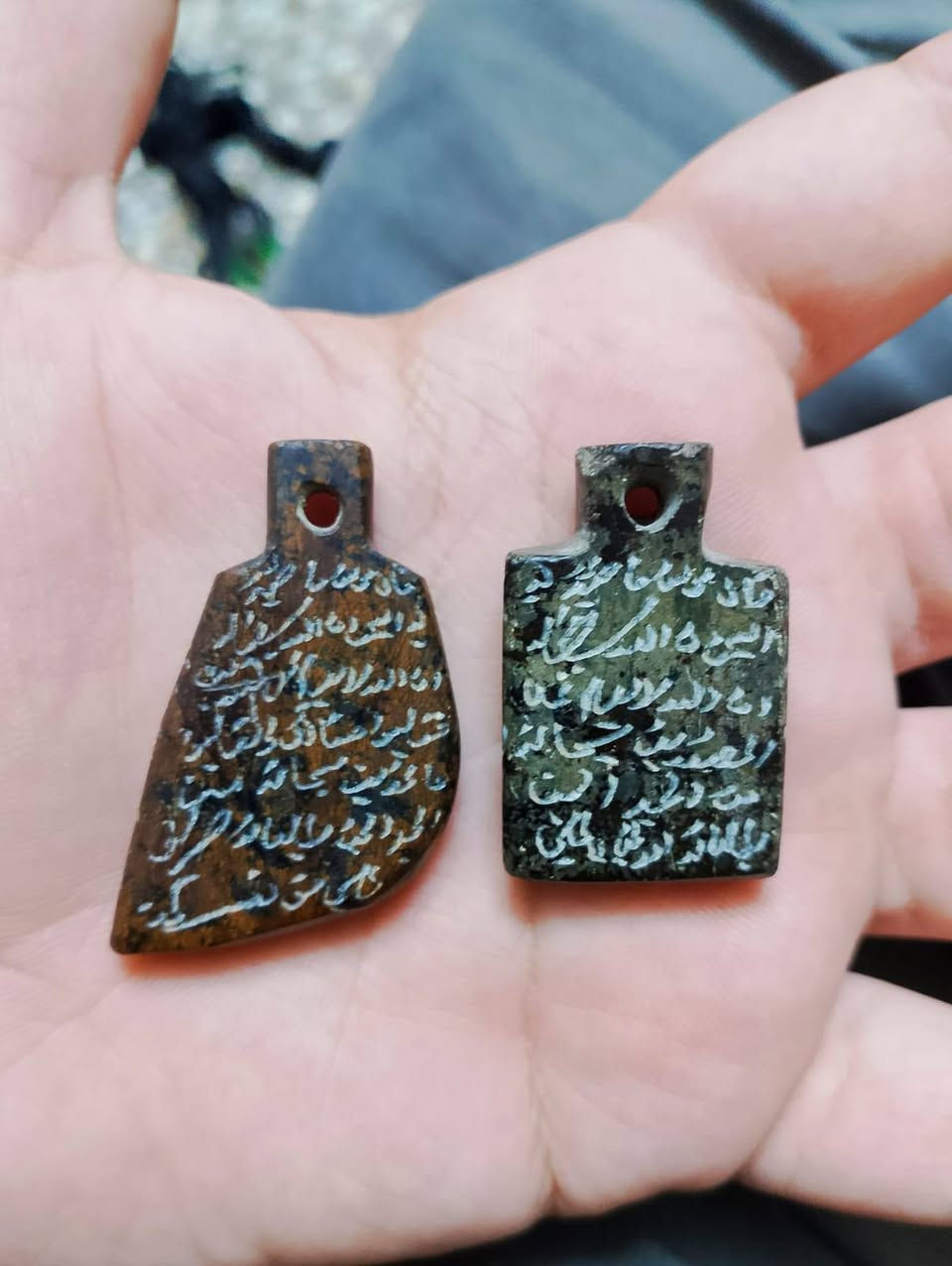 اخواني الاعزاء و الغوالي..... متوفر عباس اباد الافغاني جميع أشكال و الاحجام جمله و مفرد ..... منقوش ايات قرانيه حفظ و شفاء و ابطال السحر و طلسم الشفاء، من النفس من العين من الحسد من العارظ من تابعه و أحلام مو زين و كوابيس ووووو......و متوفر نقش حرز سيد علي القاضي... متوفر عباس اباد قديم... متوفر عباس اباد تحصين مال بيت محل سيارة حجم كبير.....
متوفر فصوص محابس عباس اباد...
متوفر عباس اباد و تايكر 
عباس اباد و عطف 
عباس اباد و ناجورد
عباس اباد و يشم
متوفر جمله و مفرد 
*للاستفسار مراسله صفحه أو الاتصال على رقم ***********,,,,,,
متوفر خدمة توصيل لجميع محافظات العراق🚛
