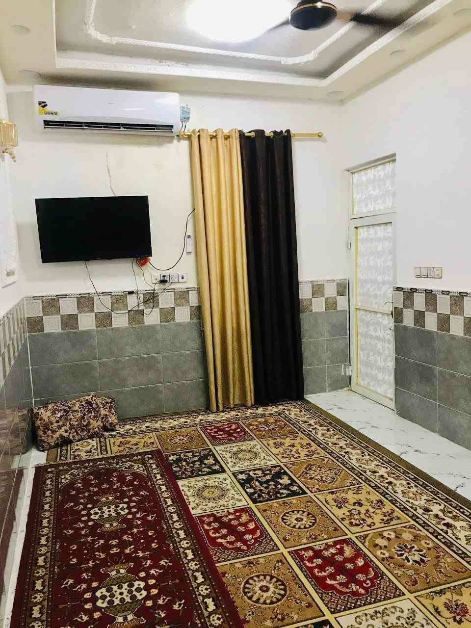 السلام عليكم
دار 100 متر للبيع يحتوي على غرفه او صاله او مطبخ واستقبال او صحيات داخليه او خارجيه اساس الدار صب كونكريت بناء الدار بلوك الطفيلي السكف صب كونكريت الارضيه بورسلين ديكورات جبسن بورد السطح مطبك اشتايكر البيت متعوب عليه او مال جناي

 السعر( 35) مليون او بي مجال 

العنوان /براكيه /شارع المطار القديم /مقابل صيدليه ارض الفرح 

للاستفسار مكتب المهندس 

***********

***********
