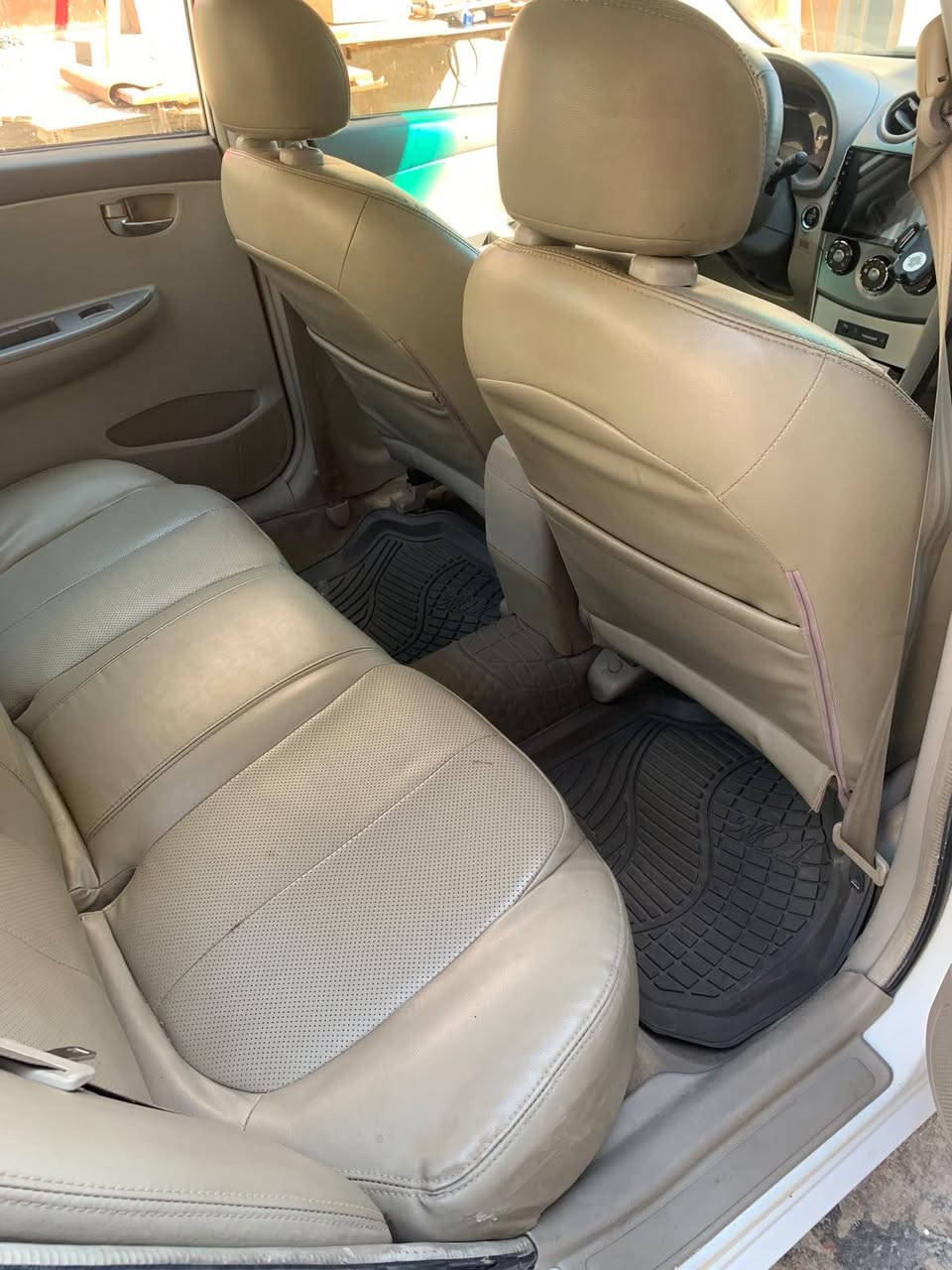 السلام عليكم مراوس بكالوبر او باجيرو مكانها بغداد عندي هاي BYD G3 2013 كير عادي المرغوب سيارة على وضع الشركة باسمي تحويل عنواني بغداد ***********
