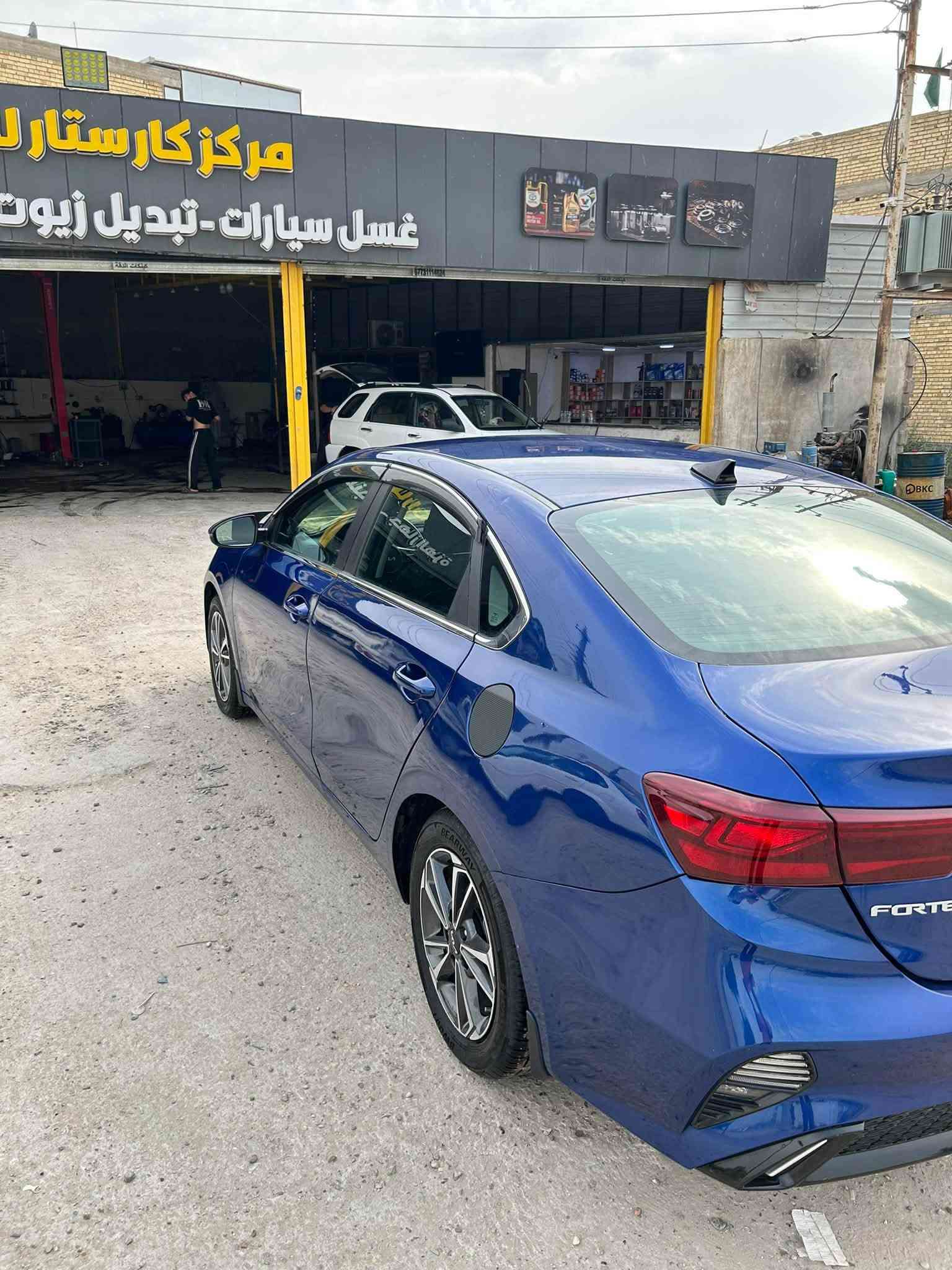 كيا فورتي موديل. 23 لبيع رقمه بغداد بسمي 
كير ومحرك كفاله 2000 دوش سياره بيهه قطعتين بس وباقي مكفول  معروضه 145 وهذا رقمي***********
