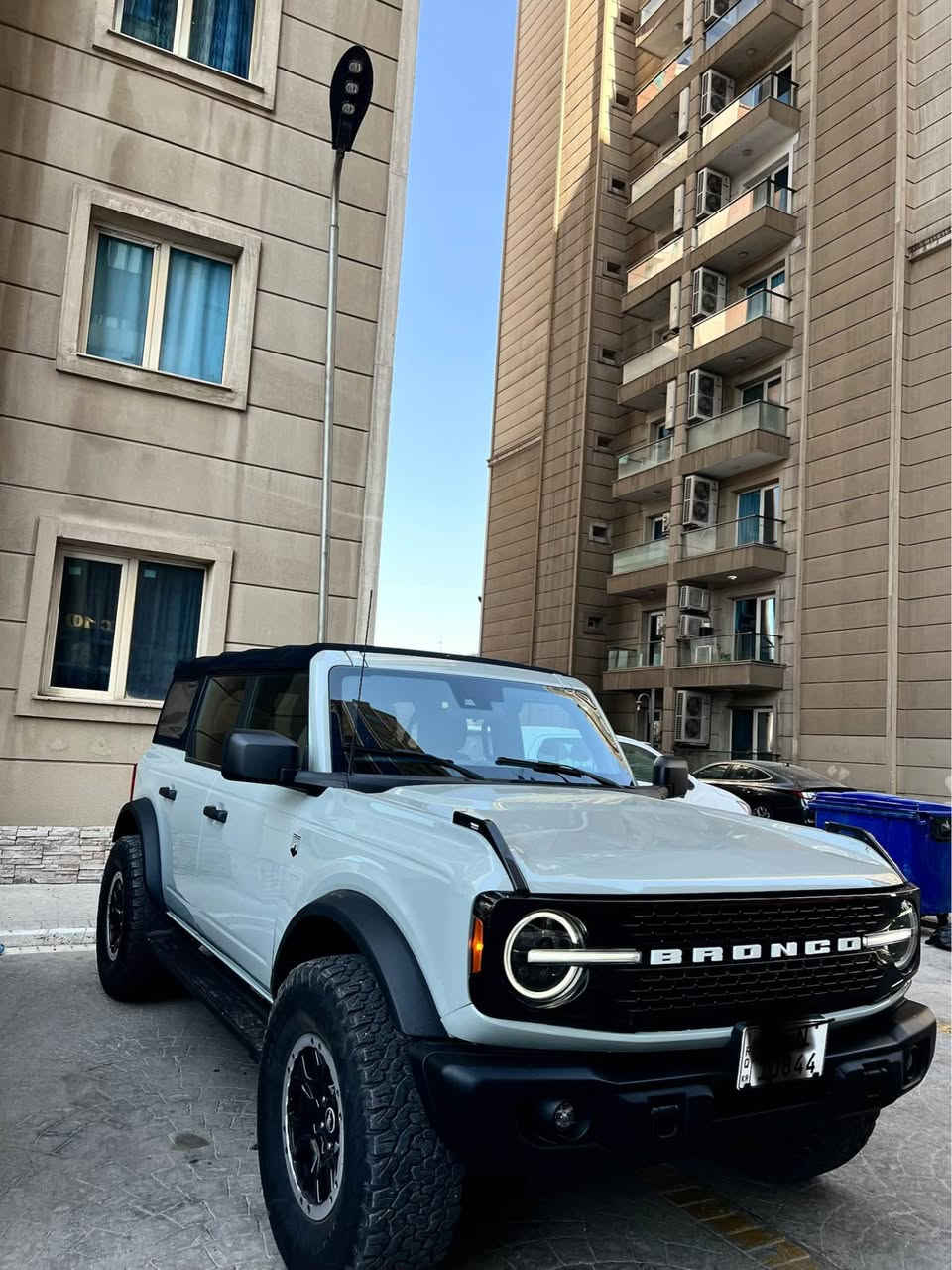 فورد برونكو ٢٠٢٢ جبلي 
258فخر الصناعه الأمريكية القوه المتانه التحمل 
لون سموك المرغوب 
محرك v4 
فور ويل عتله مودات 
٣ دكم شاشه 
سياره جديده عدله 
تايرات تخم لوك 
ضرر جاملغ بنيد شواصي لغد شرط 
مكان سياره اربيل ***********
السعر ٢٥٨$ بلاش أربيل, العراق
