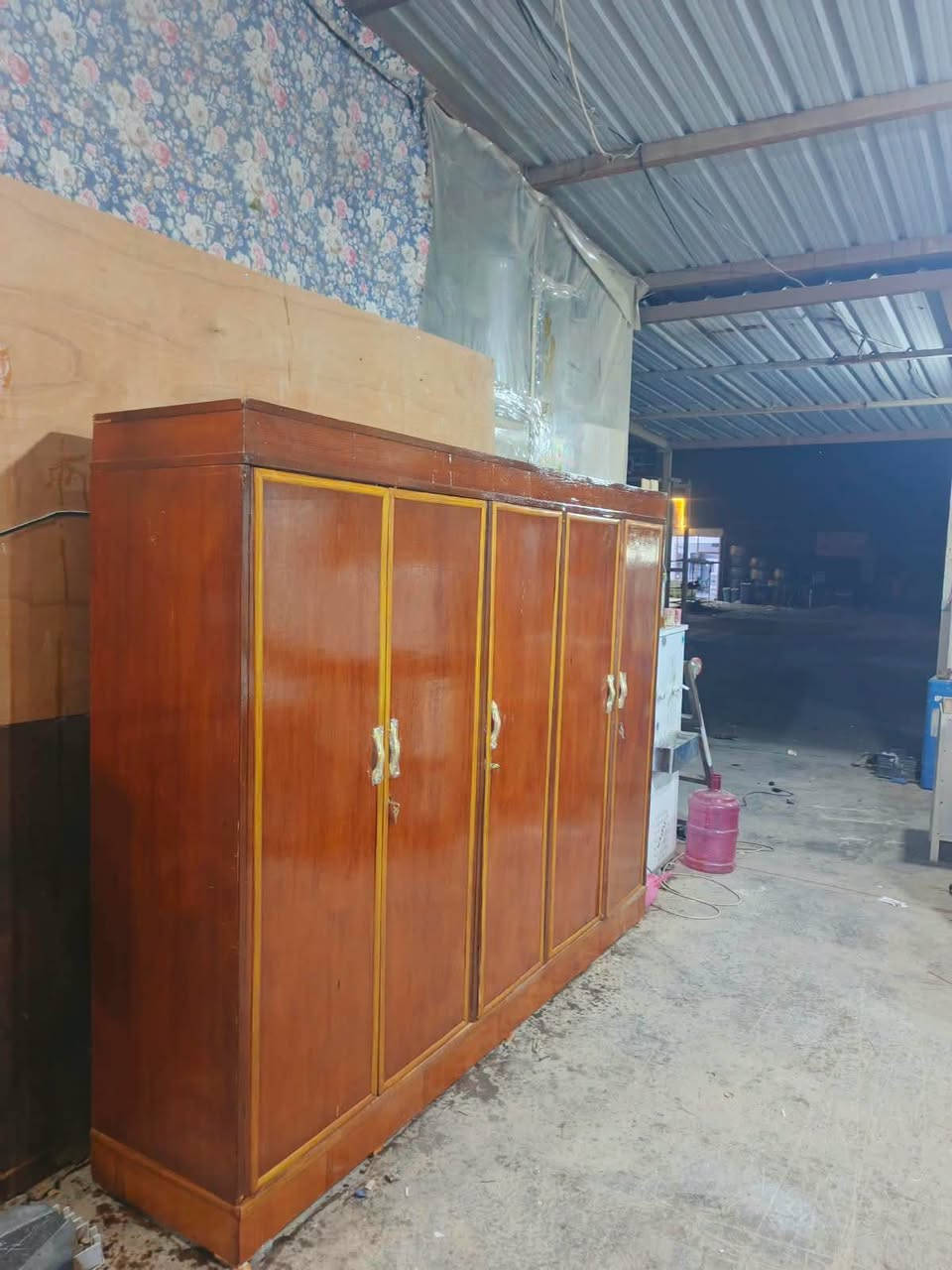 كنتور ٥ باب صاج عراقي فول نضافه العنوان شهربان طريق الصدور مقابل مدرسه نوفل السياحه مجاور اسواق نوفل ***********
