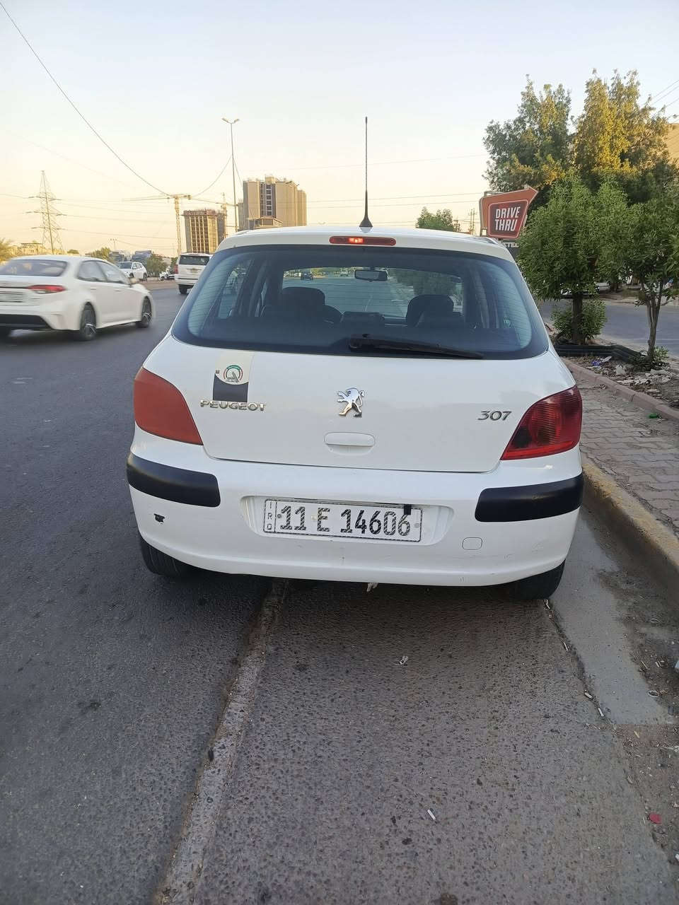 سلام عليكم
بيجو 307 فرنسي 
موديل 2005
محرك 1600
تبريد شغال صدر جديد 
بسمي السياره مكانها بغداد الكماليه
السعر 50 وبيها مجال  
***********
