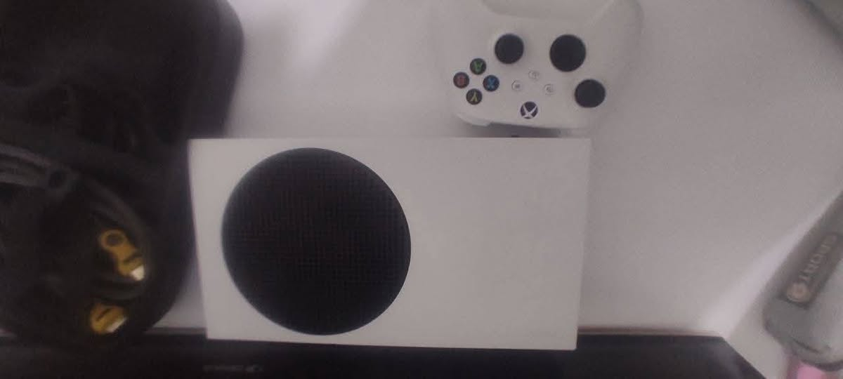 اكس بوكس سيريز S • درفت D-pad • يد بيضاء