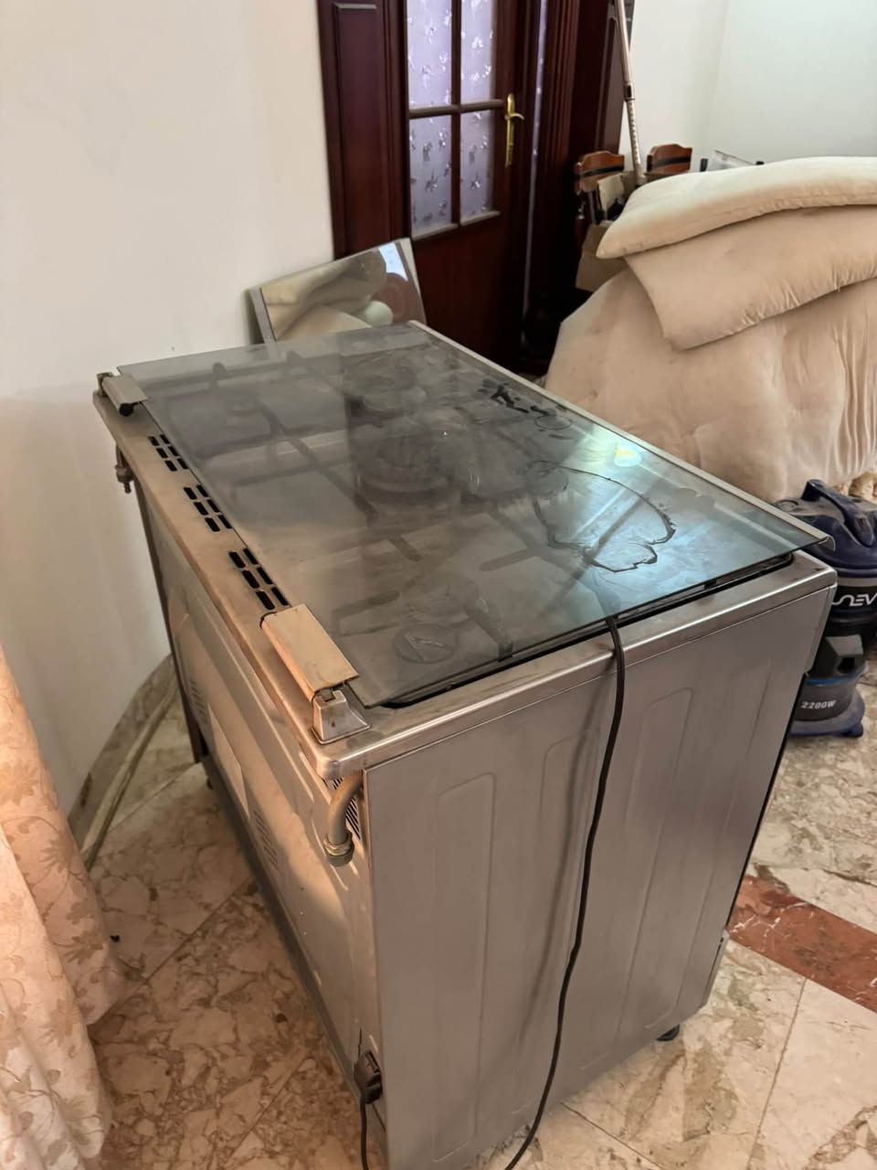 طباخ للبيع تركي مستخدم شهر سعر ٣٠٠ وبي مجال الرقم ***********
