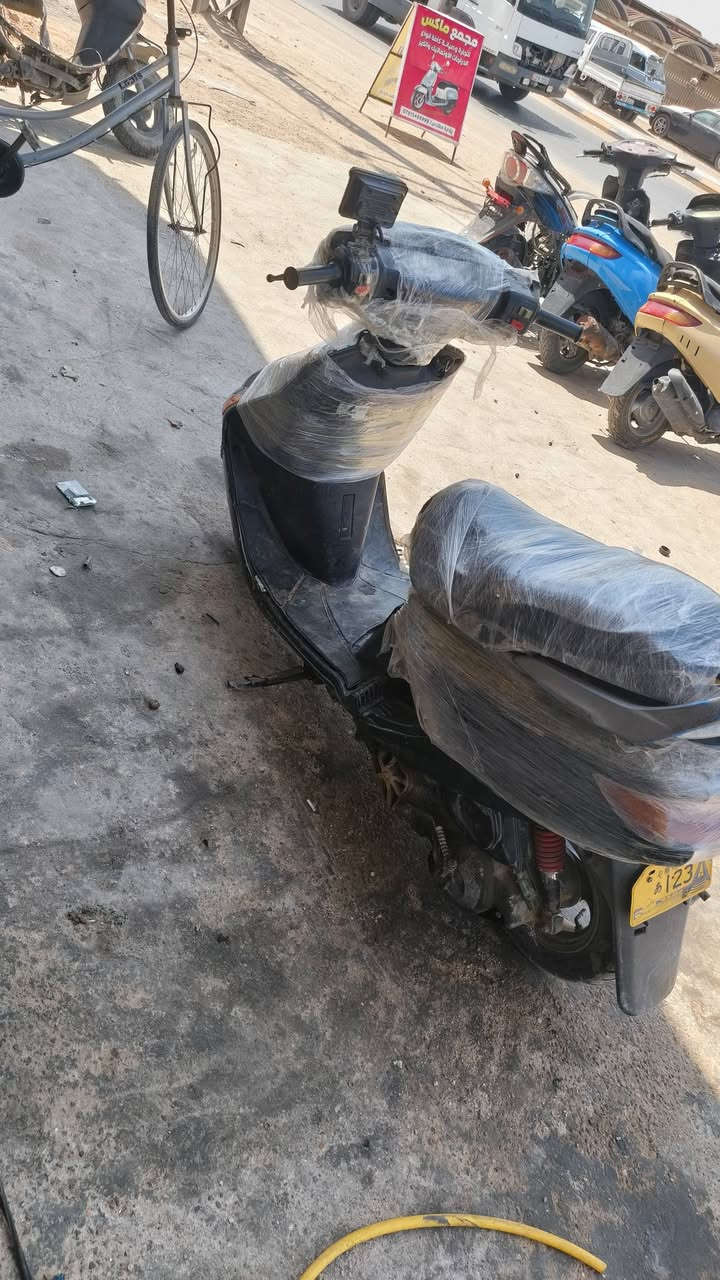 سلام عليكم دراجه فراشه لبيع نضيفه وجاهزه شلعه ونعومه وحلوه سعر 250 قفل مكان نجف عباسيه ***********
