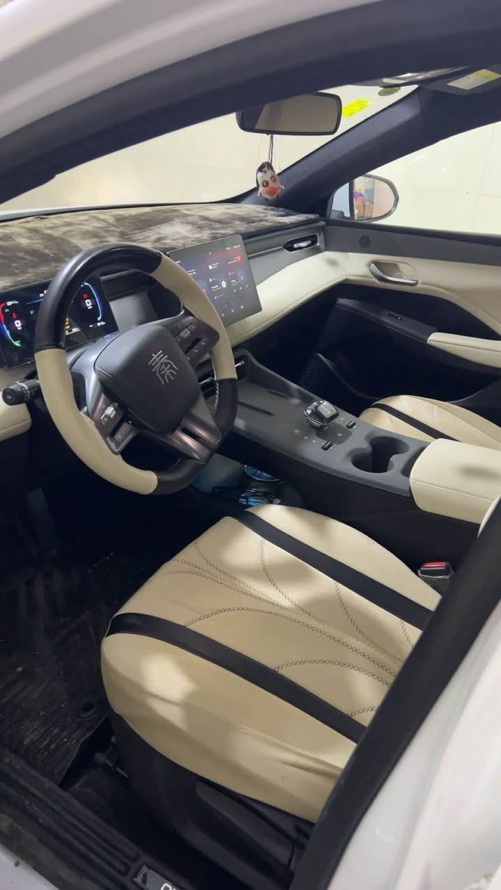 BYD QUIN PLUS سەیارەکە تازە و جوانە یەک پەنجە pdr هەیە هیچی تر سەیارەکە زۆر تازە و جوان و پاکە هەموو گیانی بە شەرت گێر مەکینە باتری هەمووی مەزبوتە حەوت هەزار ڕۆشتووە 6 هەزار لەسەر باتری ڕۆشتووە و 1 هەزار لەسەر مەکینە ویل کەپ و ناو کرێمی دڵی بازار🔥
نرخ:140 مامەلەیەکی برایانە 
*********** السليمانية, العراق
