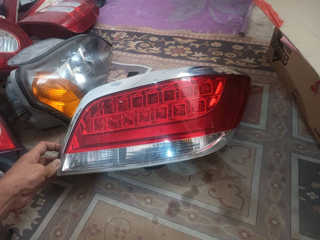 السلام عليكم غراض مشكل لايت وبك لايت سعر زوج 40
 الف بيهم زوج بيهم تكوك سعر تك 20 الف بغداد الرصافه 
 اكو توصيل للمحافظات الاتصال ***********
ملاحظة بس المعروضات باقي
