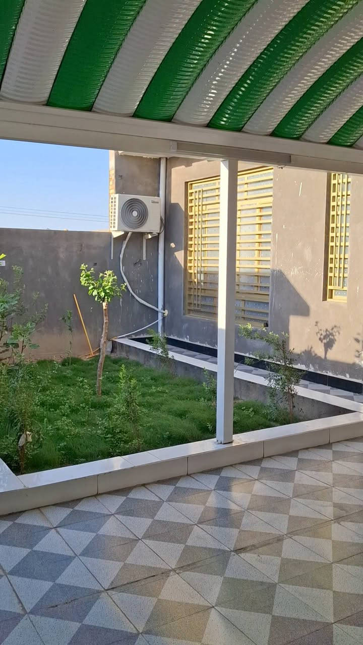 الدار للبيع مساحه 300 الجمعيه التعاونيه ابوشطيب حي الامين قاطين باقي التفاصيل ***********
