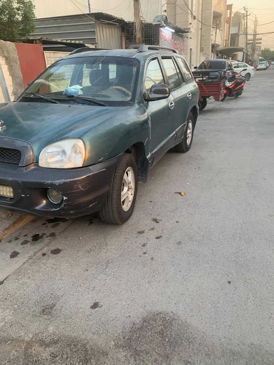 السلام عليكم
سنتافيا 2001 مكينه ٦ سلندر مكينه بيها تبخير تخم تاير جديد بأسمي تحويل مباشر رايدها ٥٥ وبيها مجال قليل 
مكاني بغداد الدوره
***********
