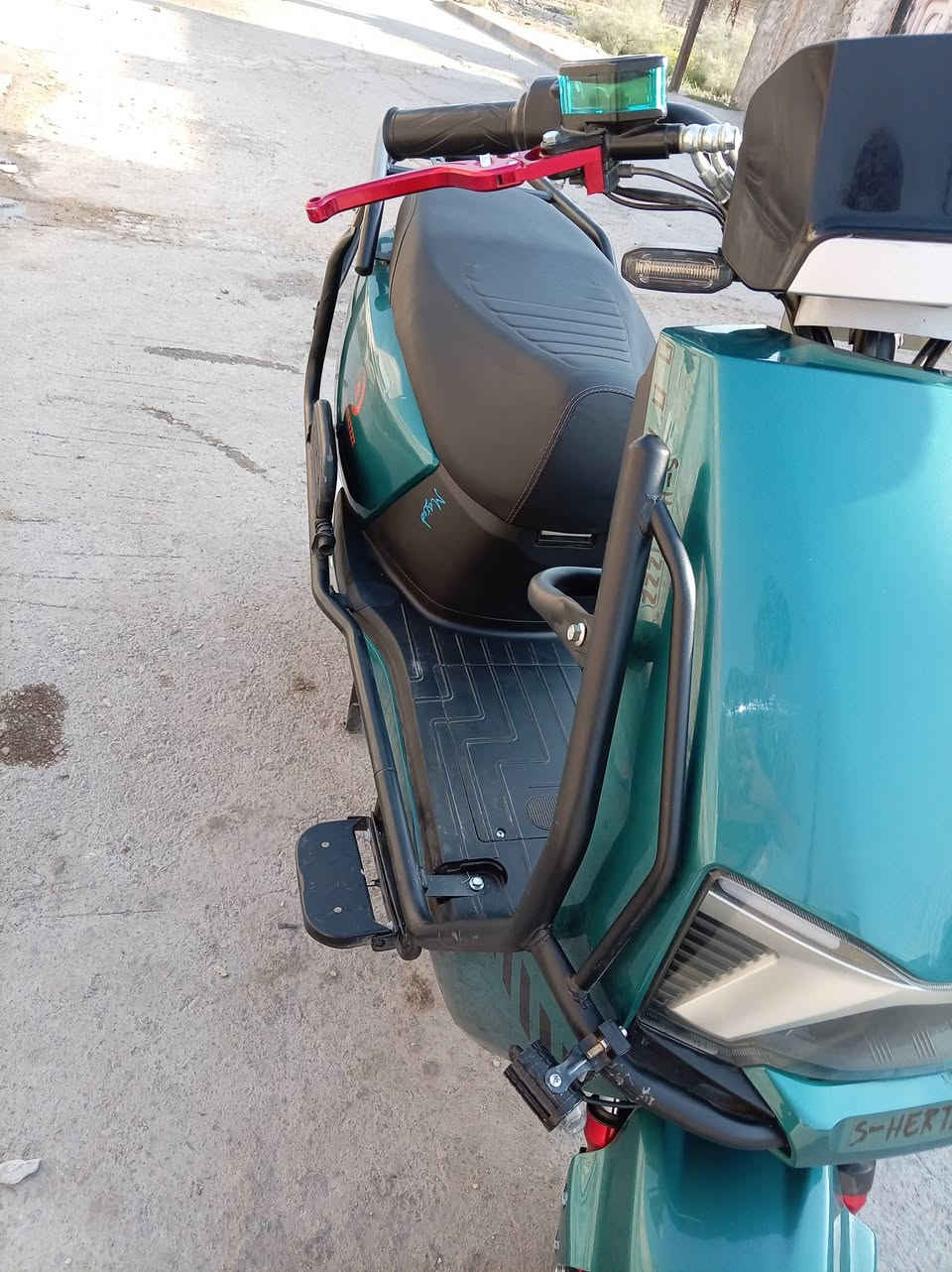السلام عليكم دراجه شحن نوع سكنس دراجه زيرو خمس بطاريات وملف 3300 دراجه تاكل الكاع استخدامه اقل لأسبوع يعني صاله خمسه ايام  السعر مليون وبيه  مجال دراجه مكفوله اي استفسار اتصال هاذه الرقم ***********
